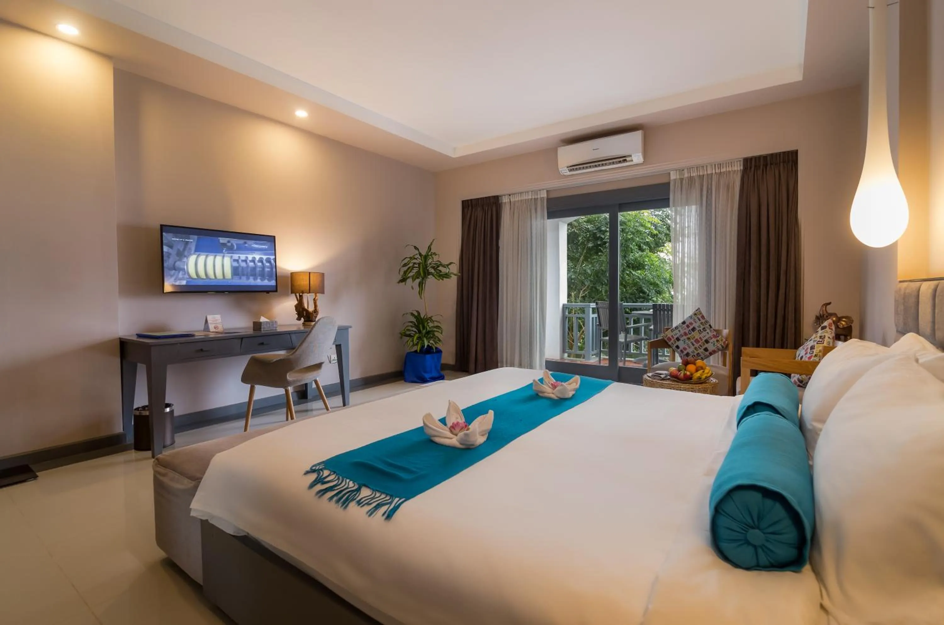 Photo of the whole room, Bed in Damrei Angkor Hotel