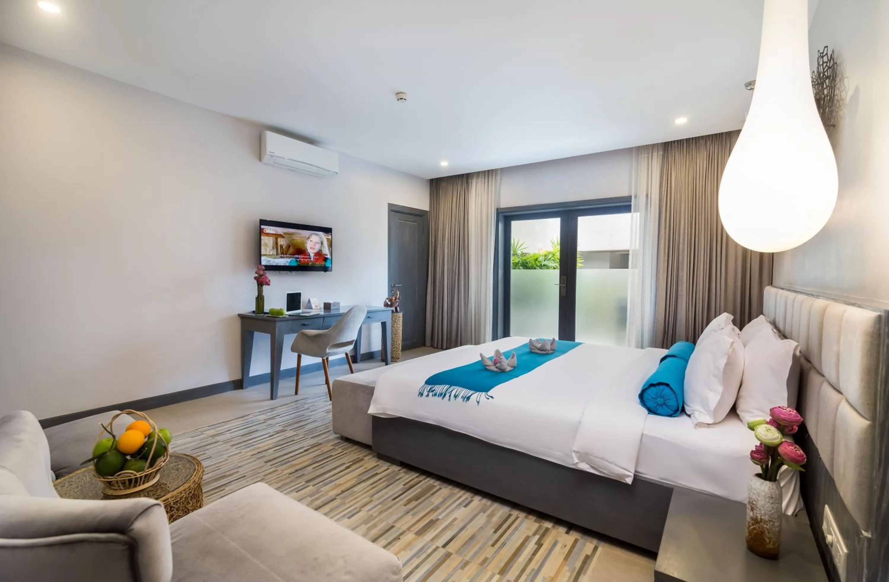 Photo of the whole room, Bed in Damrei Angkor Hotel