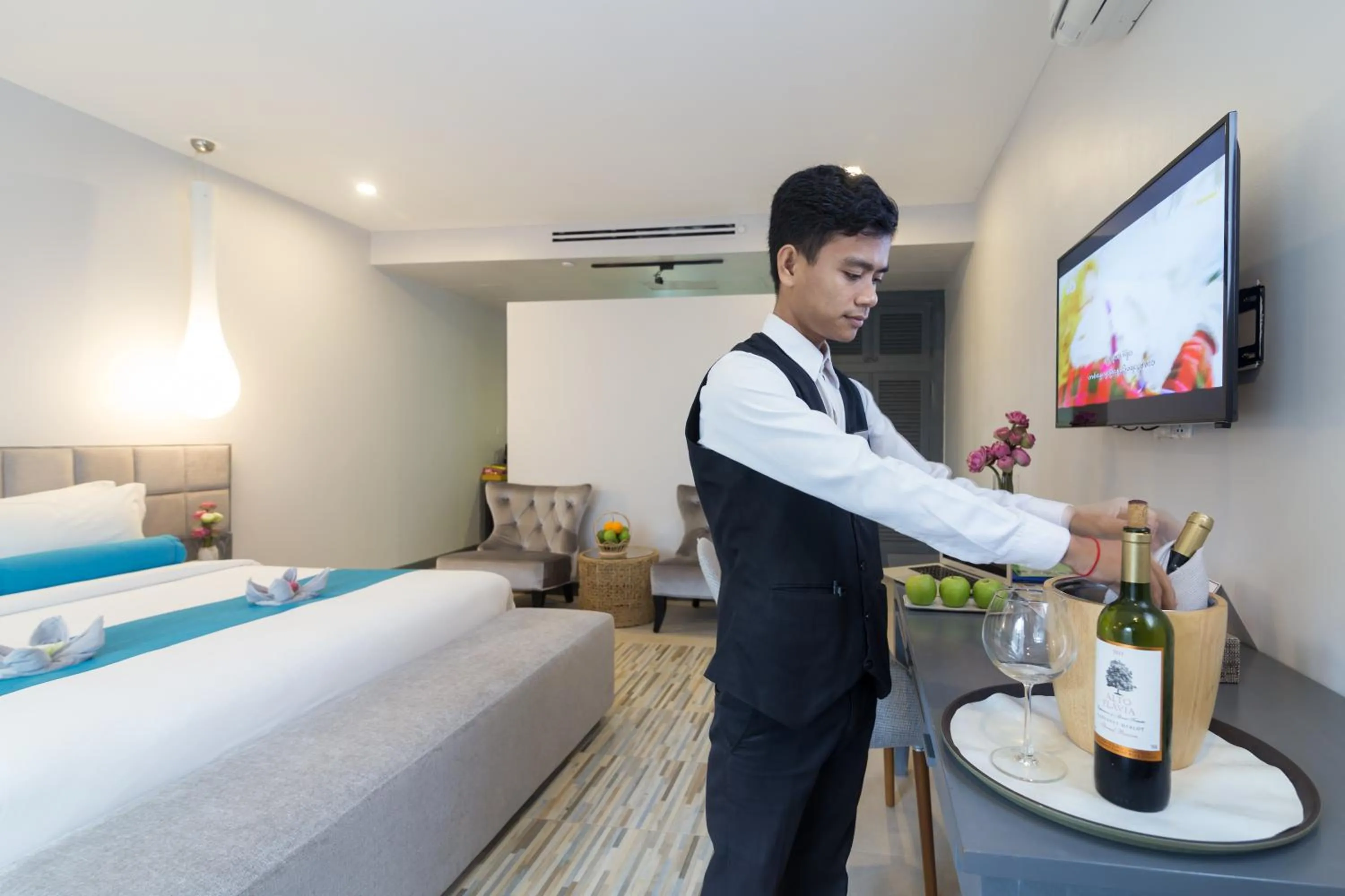 Photo of the whole room, Bed in Damrei Angkor Hotel
