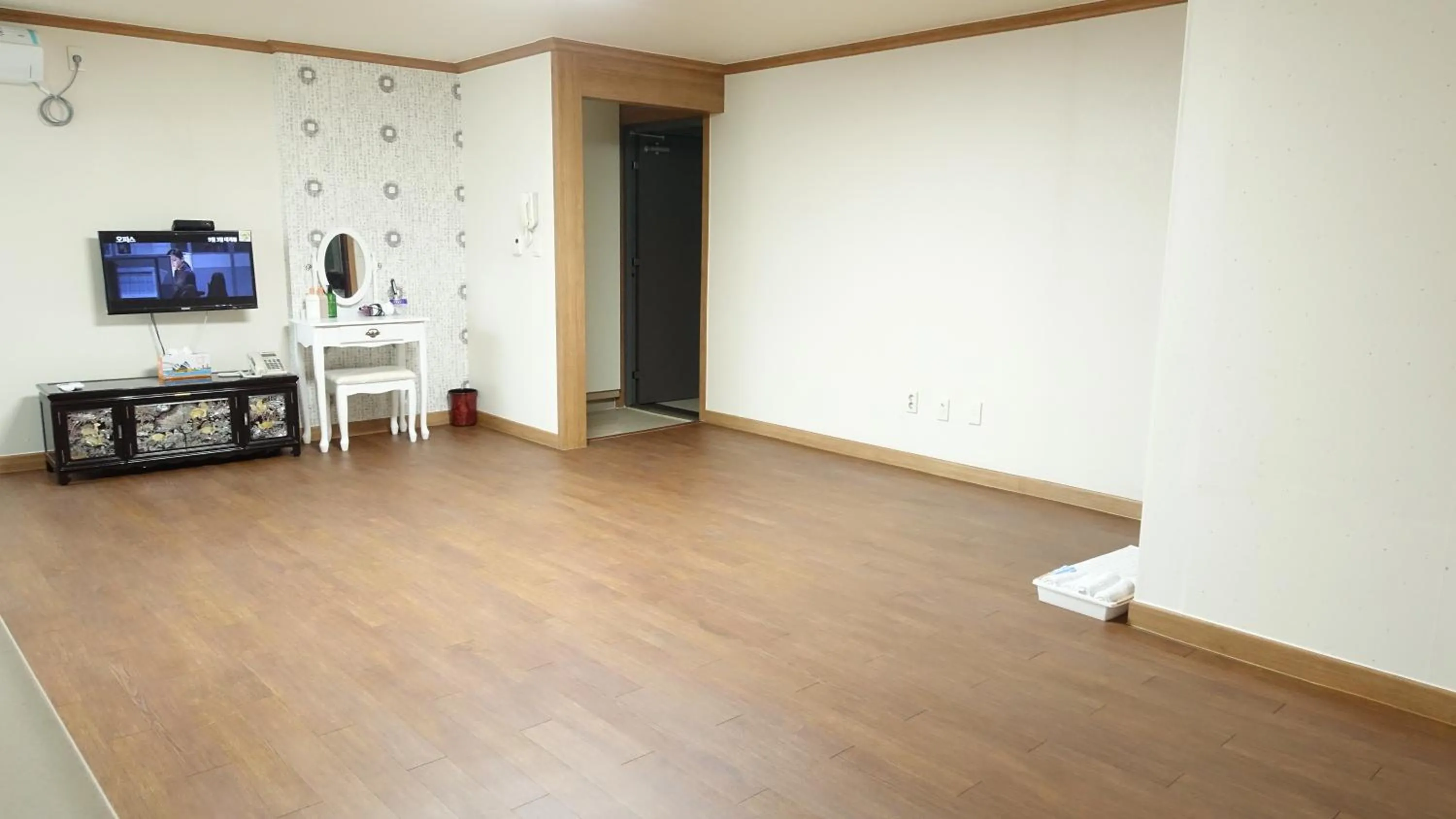 Bedroom in Happy Memory