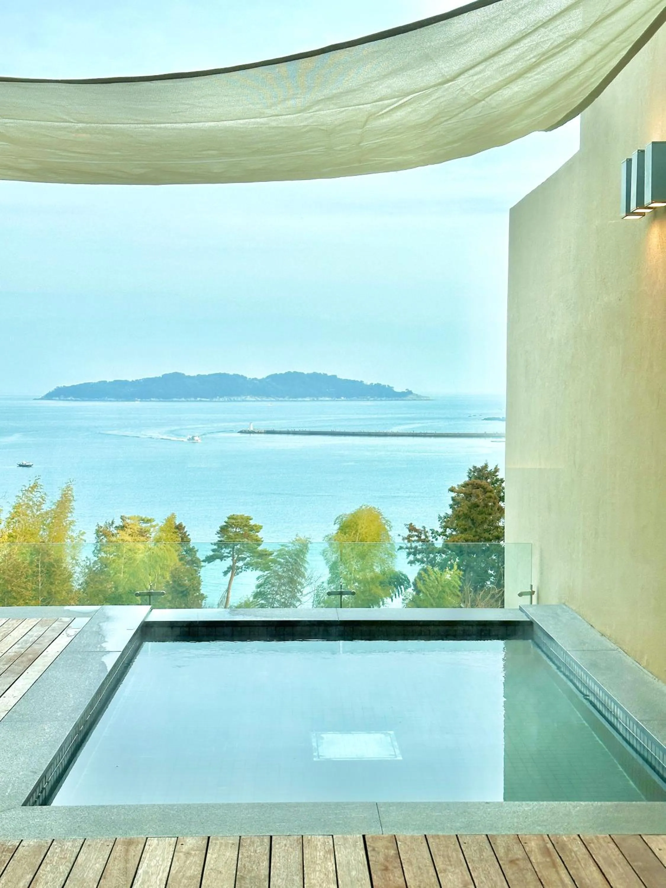 Pool view in Hotel SANG SANG & Private SANG SANG POOL VILLA