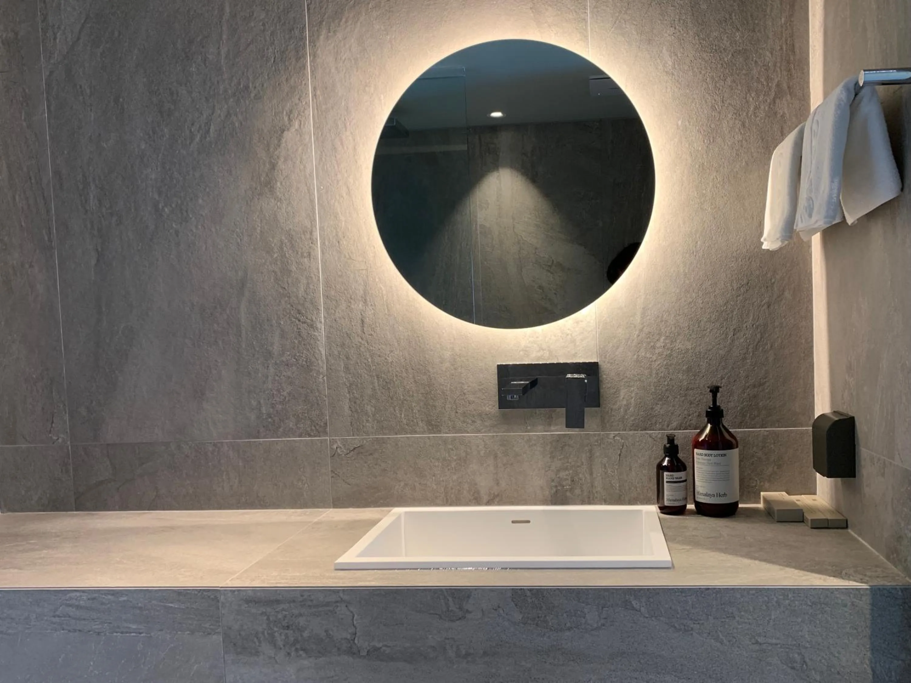 Toilet in Hotel SANG SANG & Private SANG SANG POOL VILLA