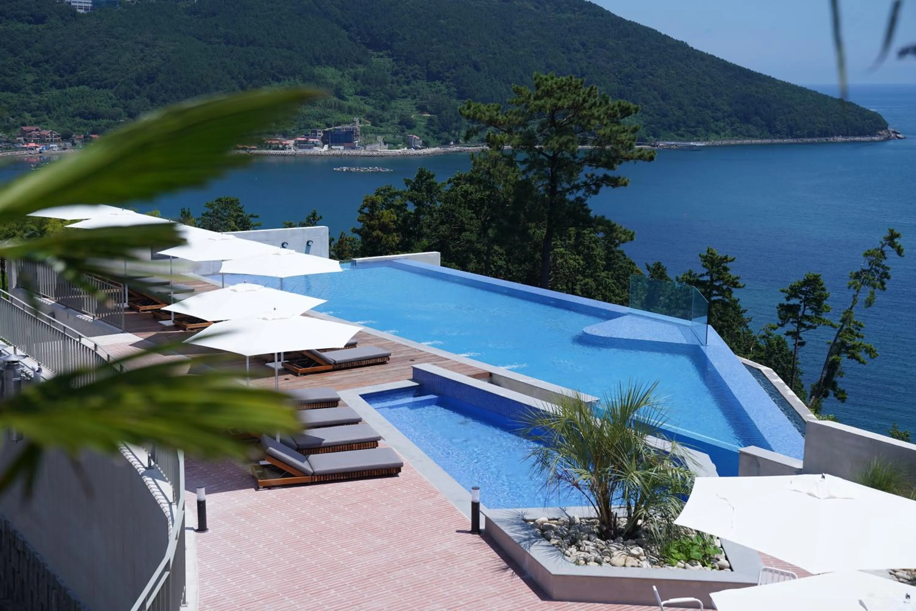 Swimming pool in Hotel SANG SANG & Private SANG SANG POOL VILLA