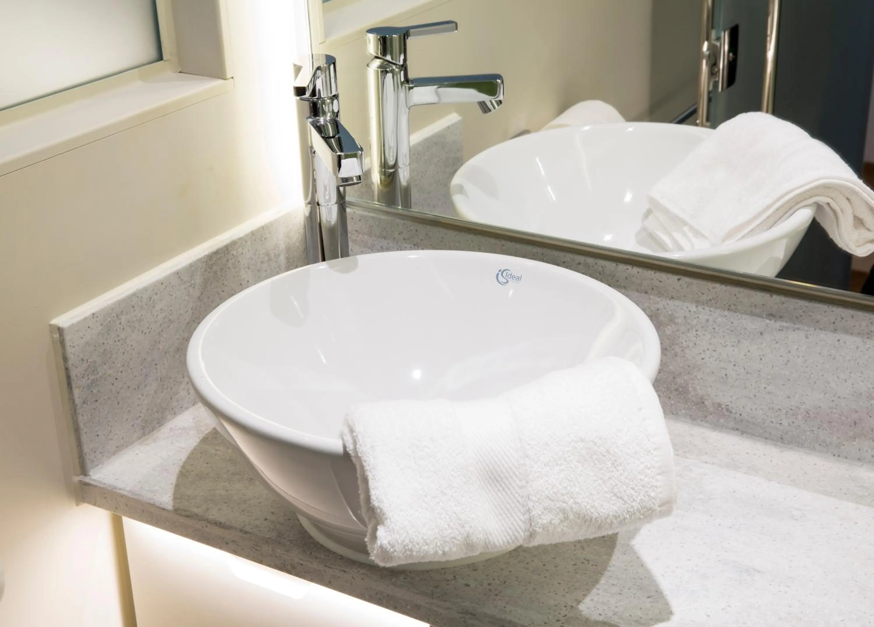 Bathroom in hub London - King's Cross