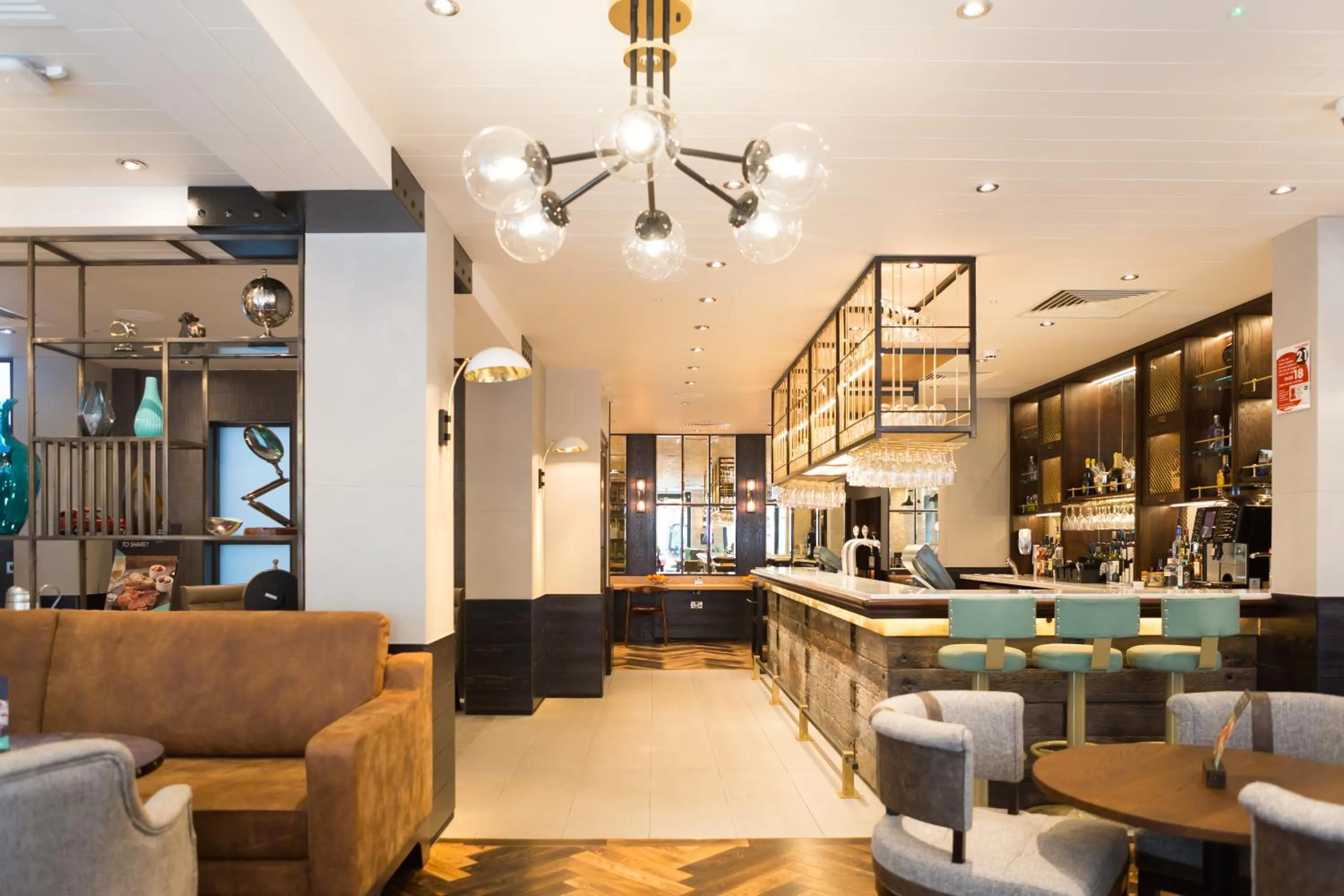 Lounge or bar in hub London - King's Cross