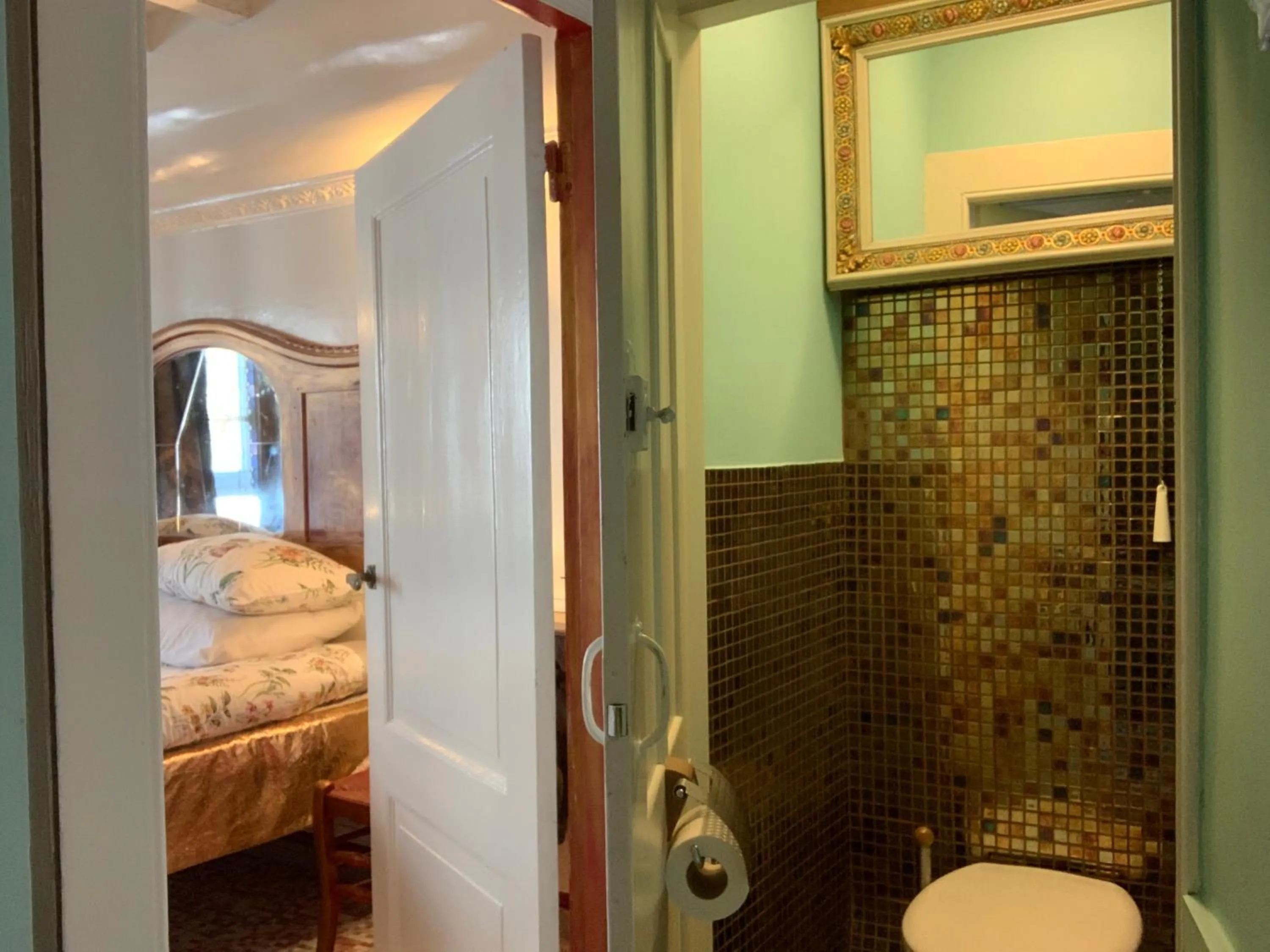 Bedroom, Bed in House Le Prince D'Anvers