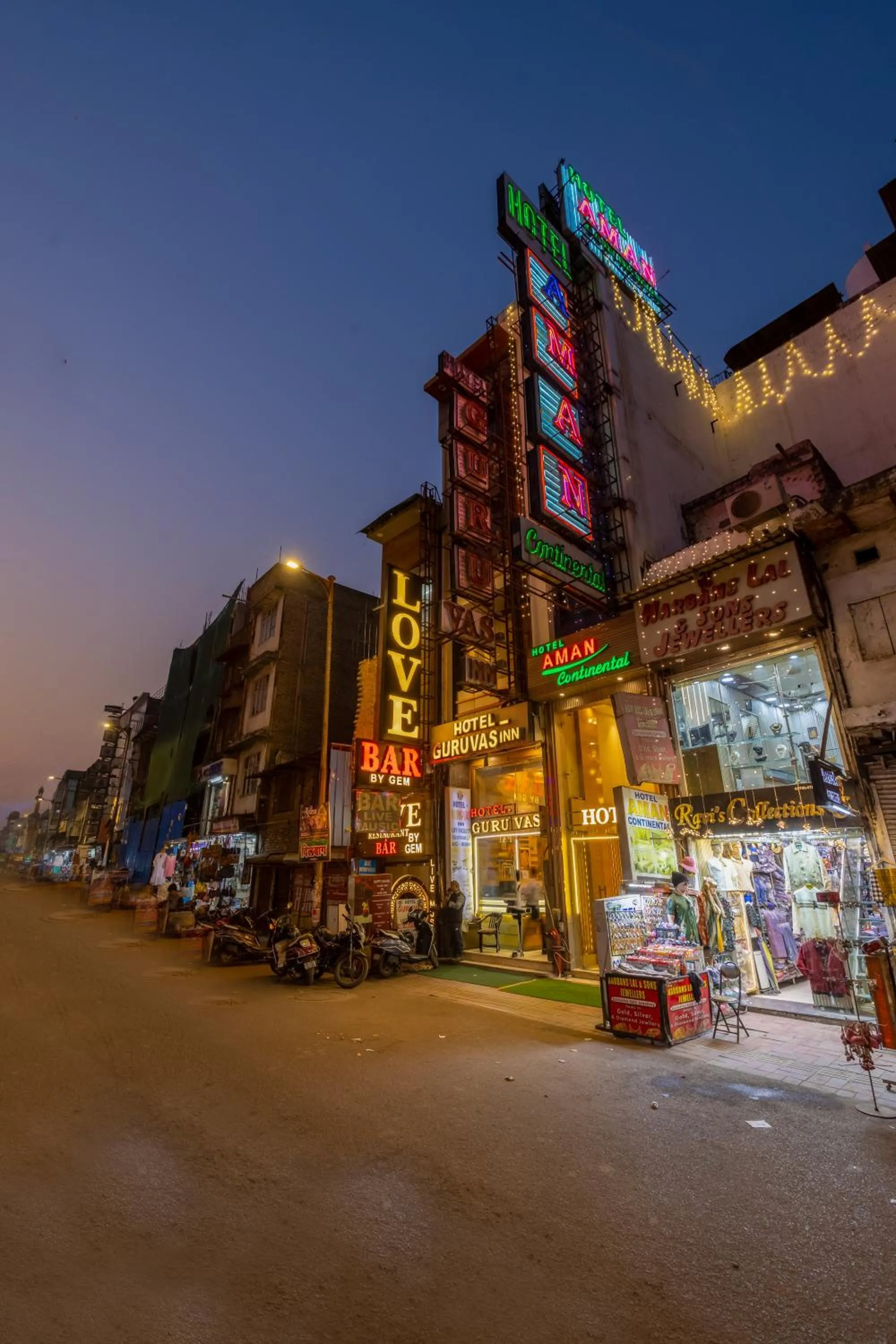 Property building in Aman Continental With Restaurant - 5Mins from Connaught Place ,Railway Station & Metro