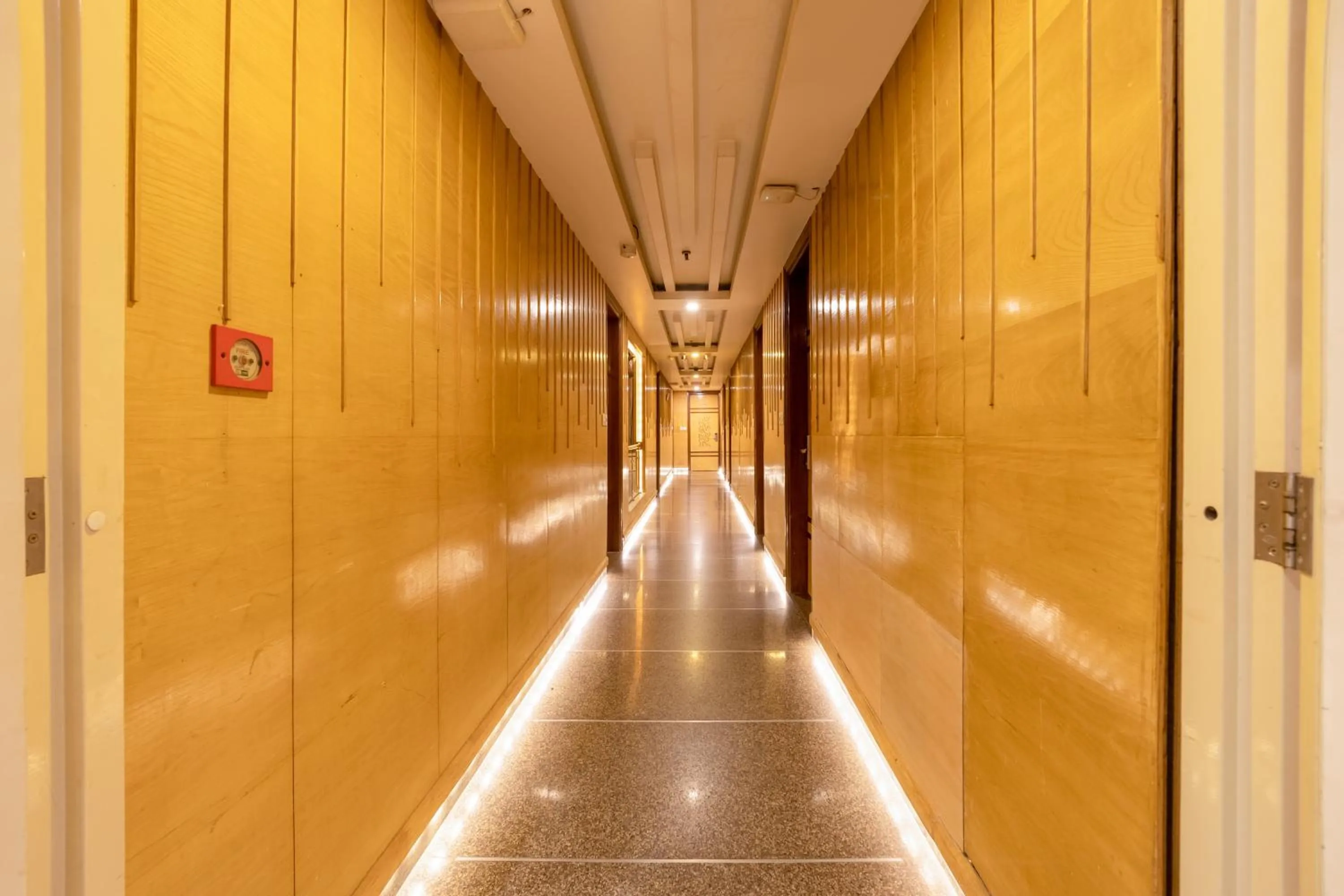 Floor plan in Aman Continental With Restaurant - 5Mins from Connaught Place ,Railway Station & Metro