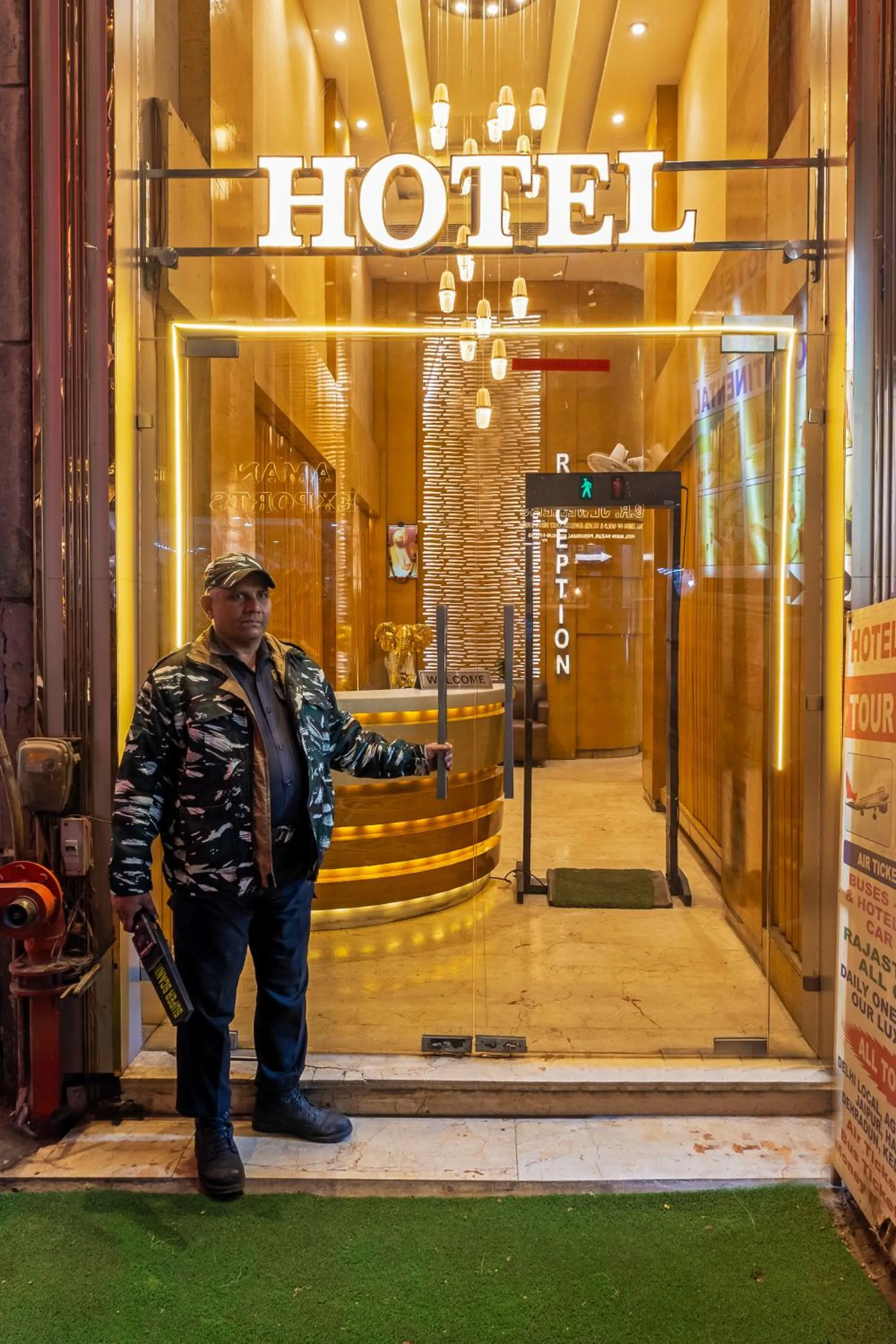 Aman Continental With Restaurant - 5Mins from Connaught Place ,Railway Station & Metro