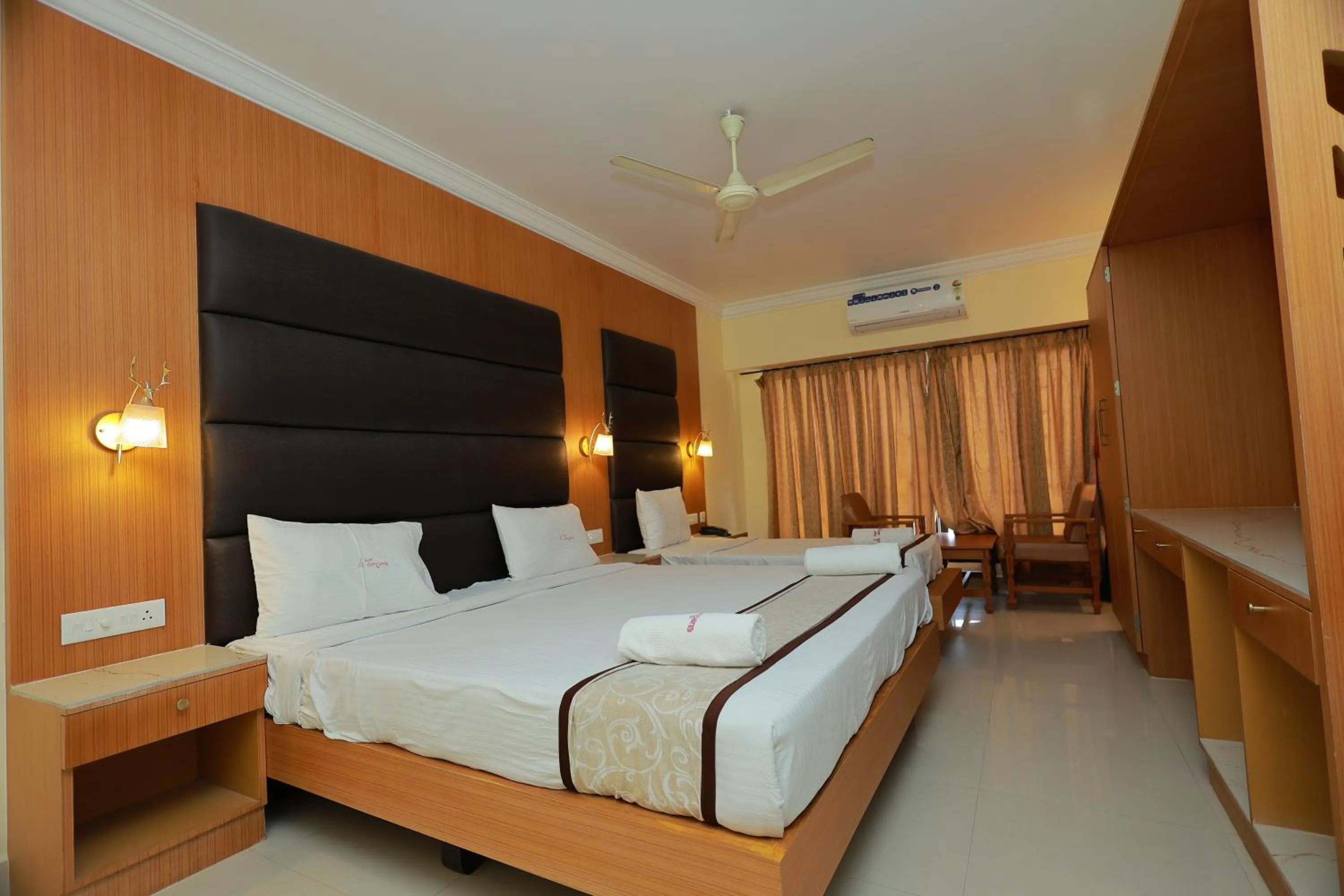Bed in Hotel Sangam