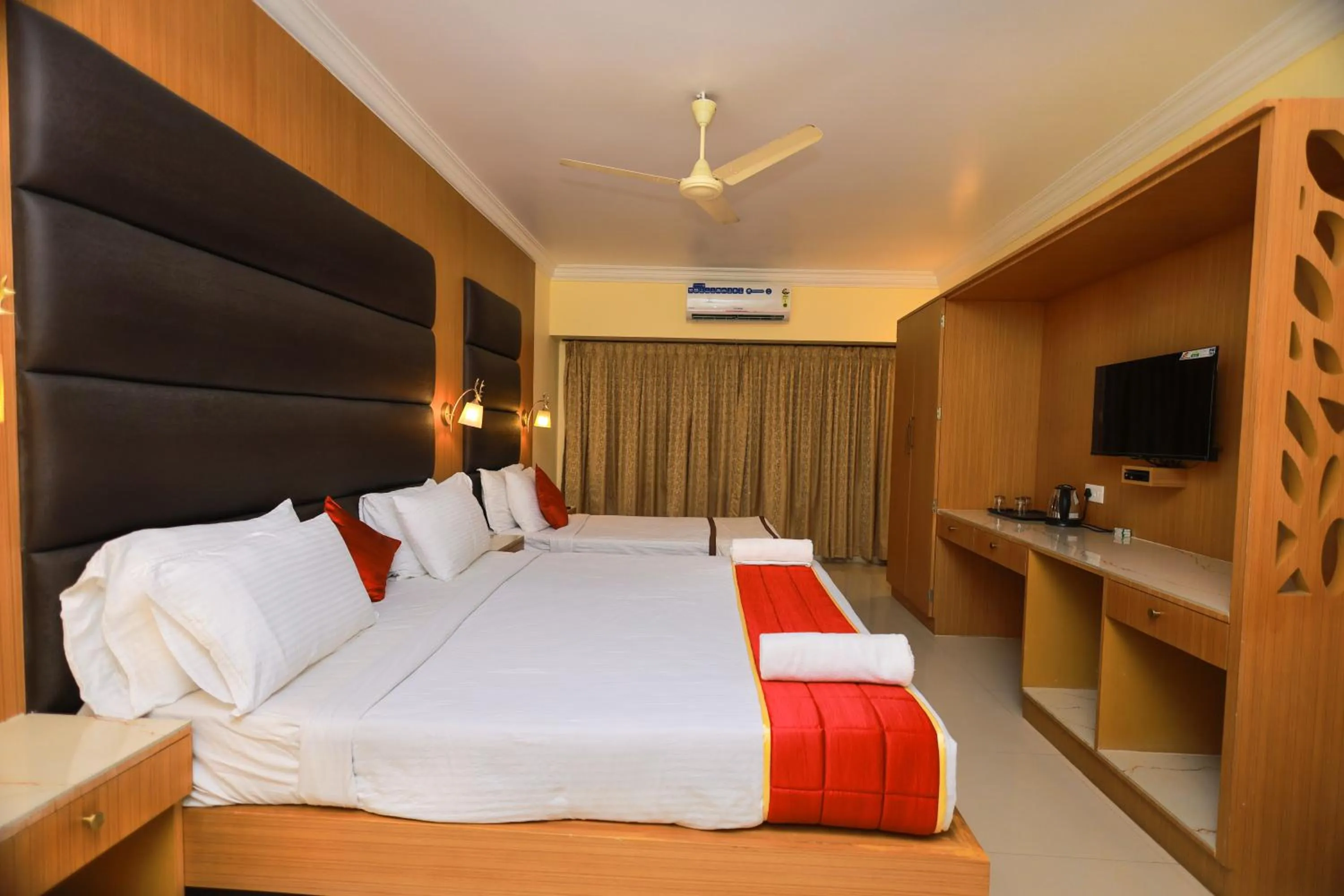 Bed in Hotel Sangam