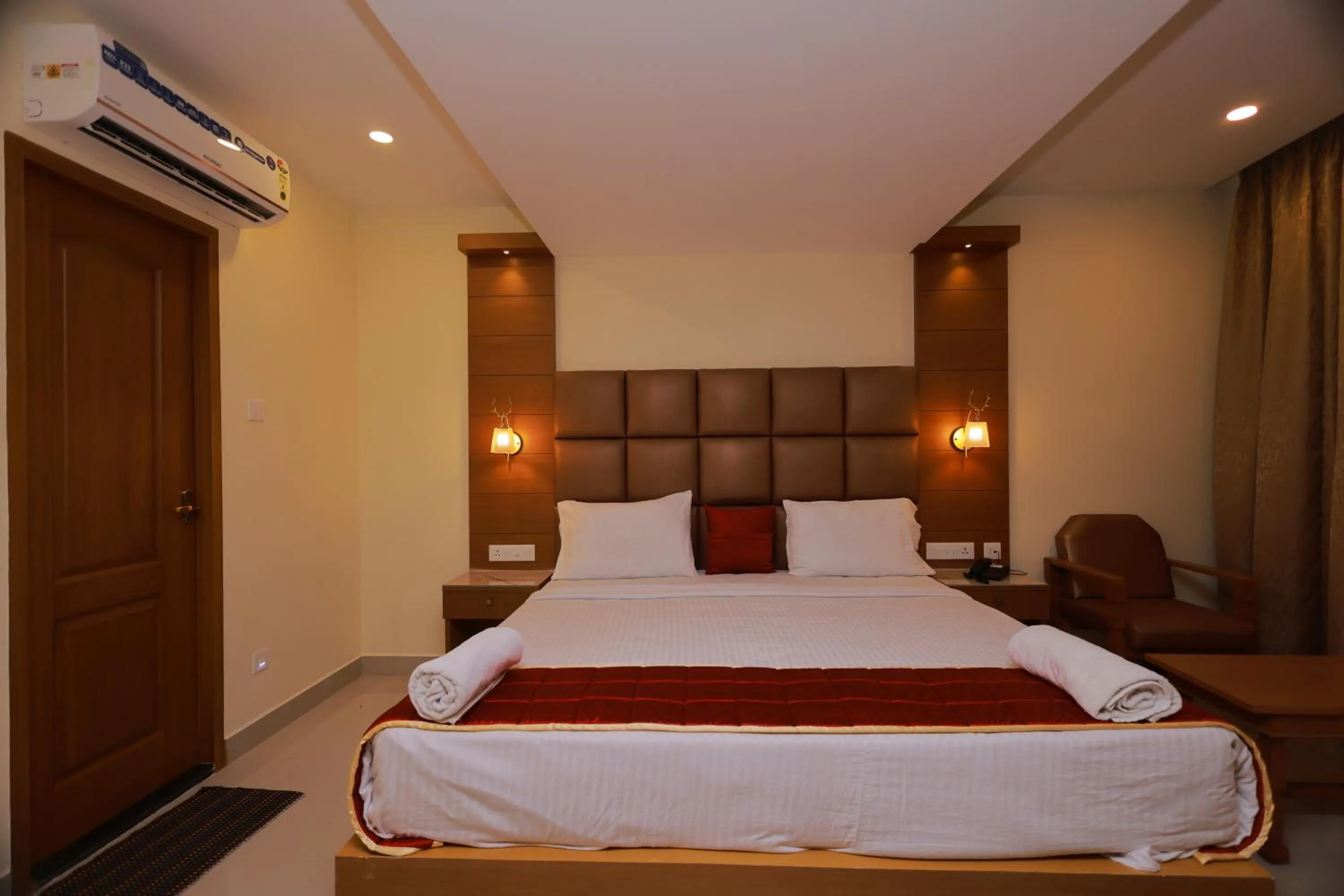 Bed in Hotel Sangam