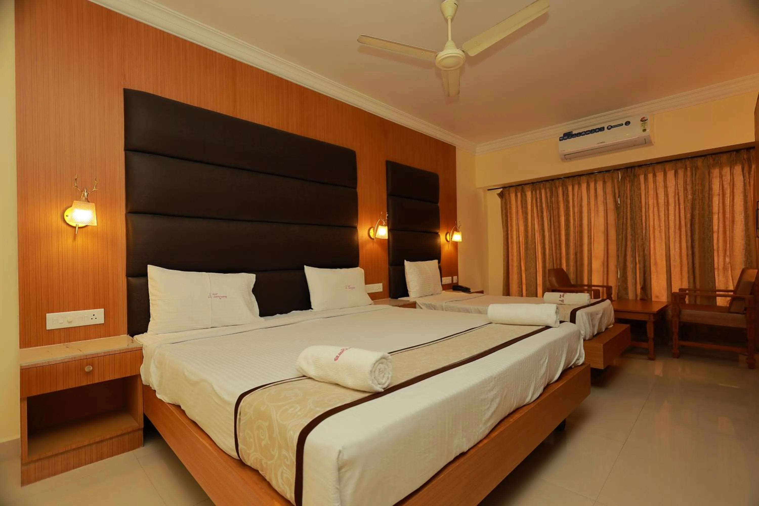 Bed in Hotel Sangam