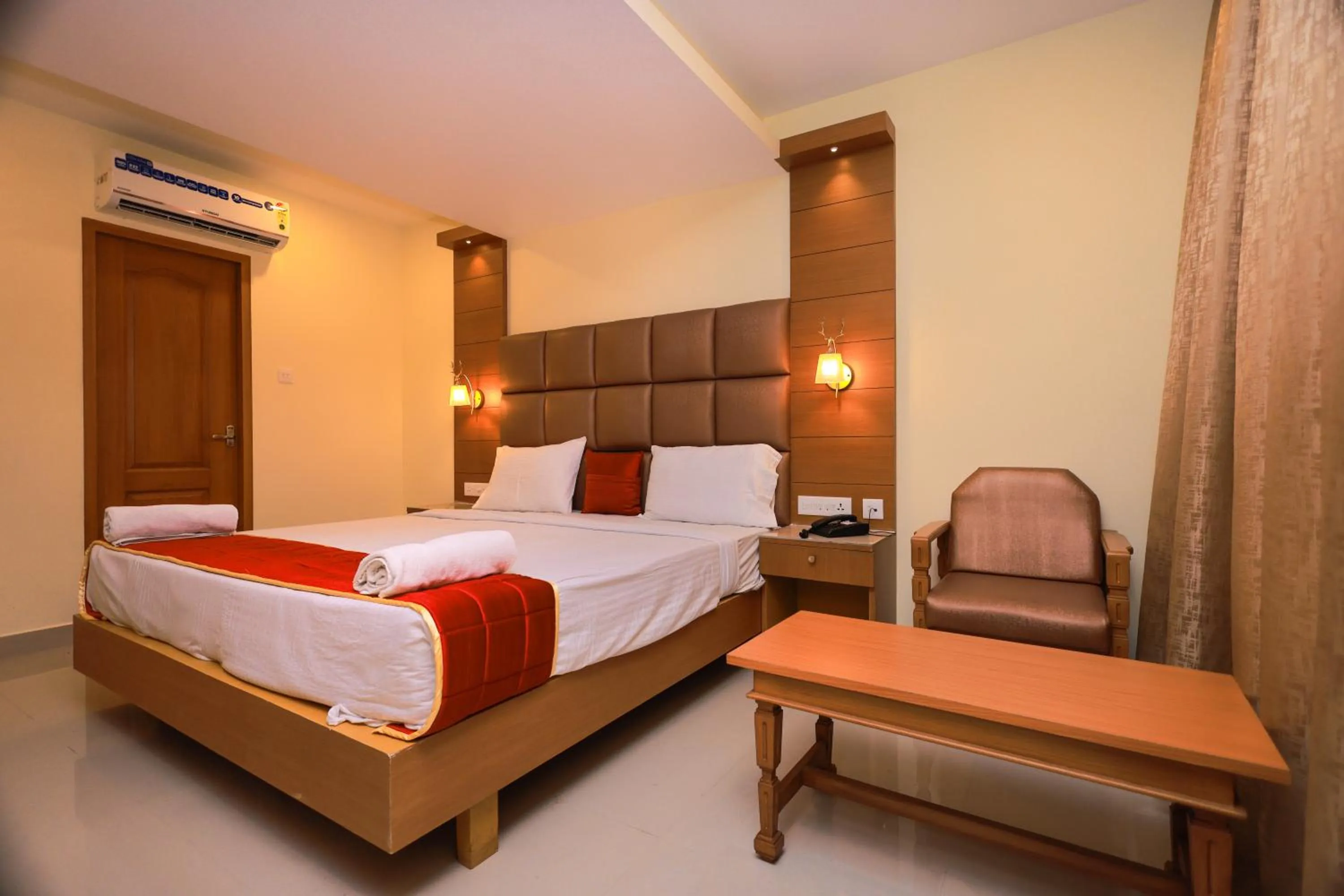 Bed in Hotel Sangam