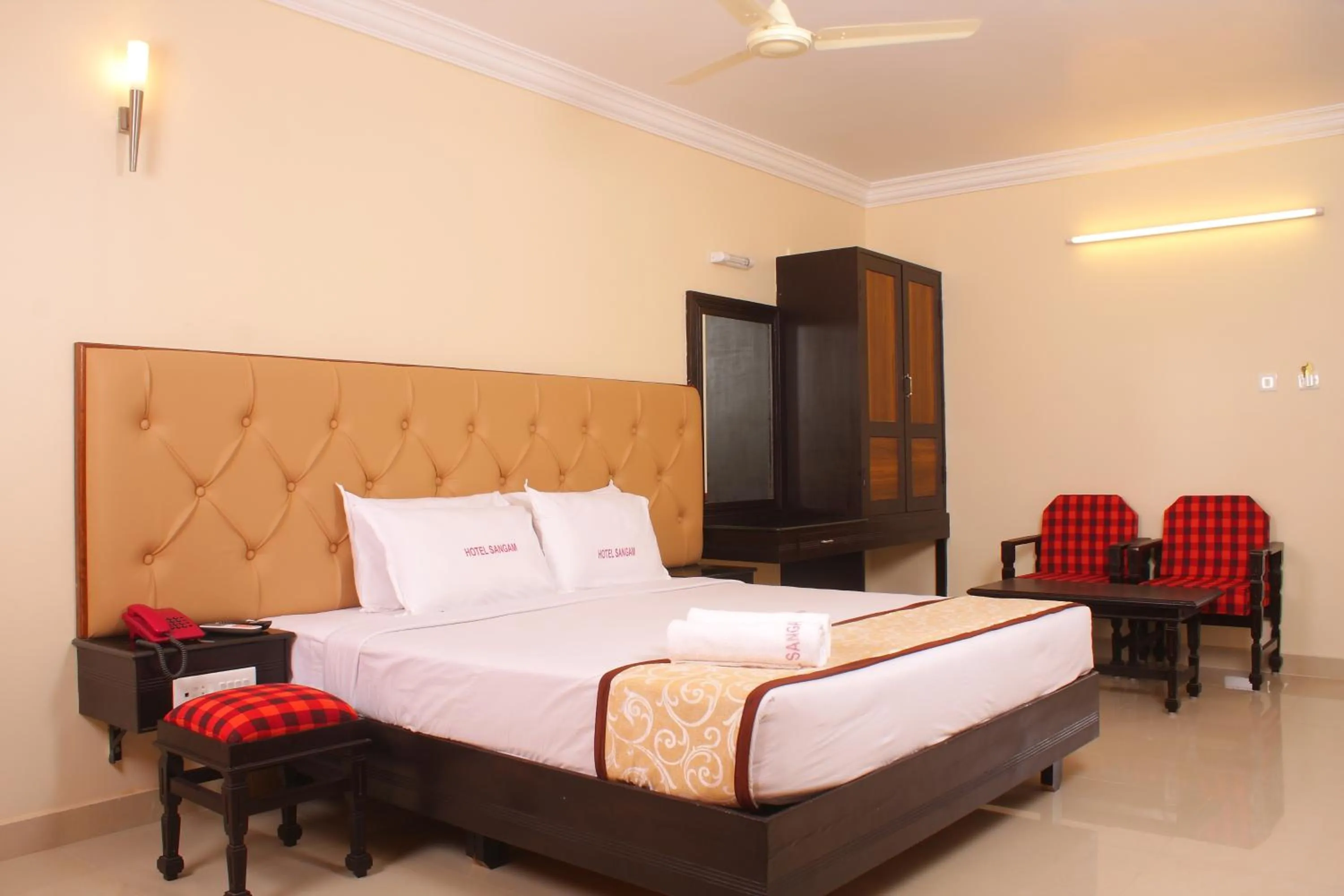 Photo of the whole room, Bed in Hotel Sangam