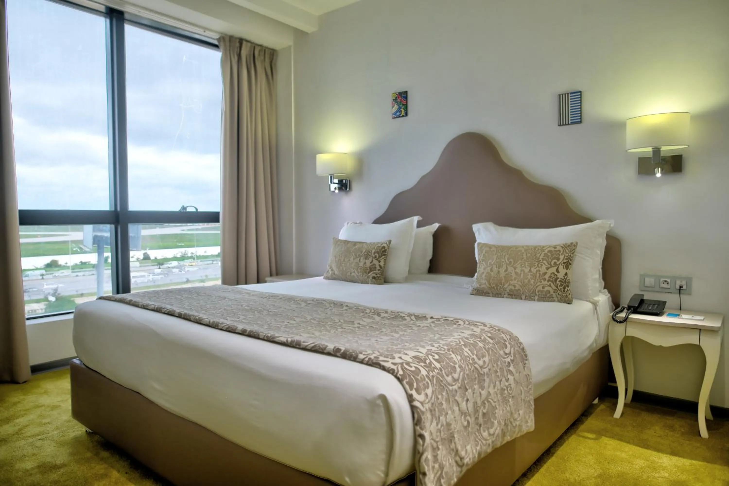 Bedroom, Bed in Hotel Lac Leman, LES BERGES DU LAC