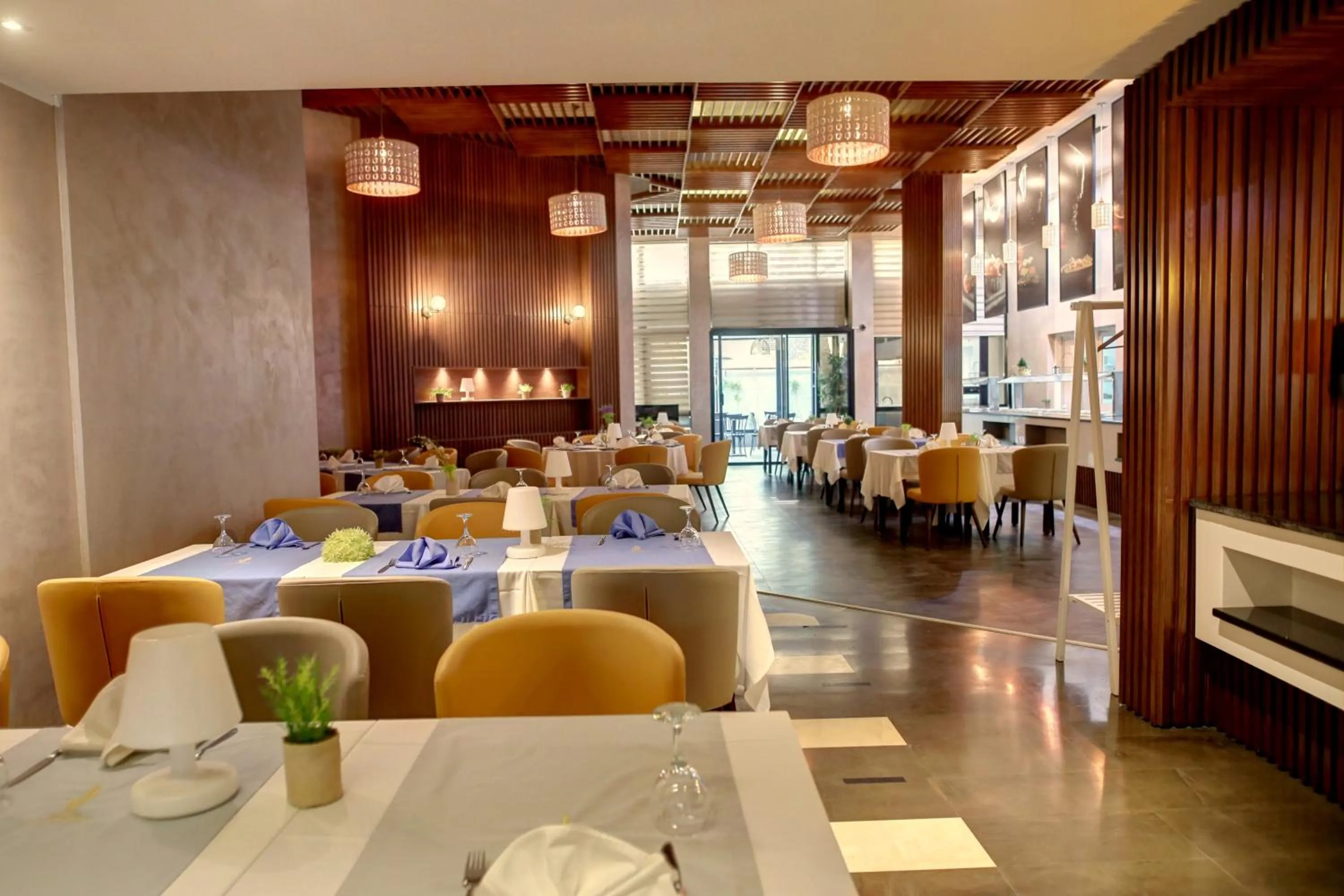 Restaurant/places to eat in Hotel Lac Leman, LES BERGES DU LAC