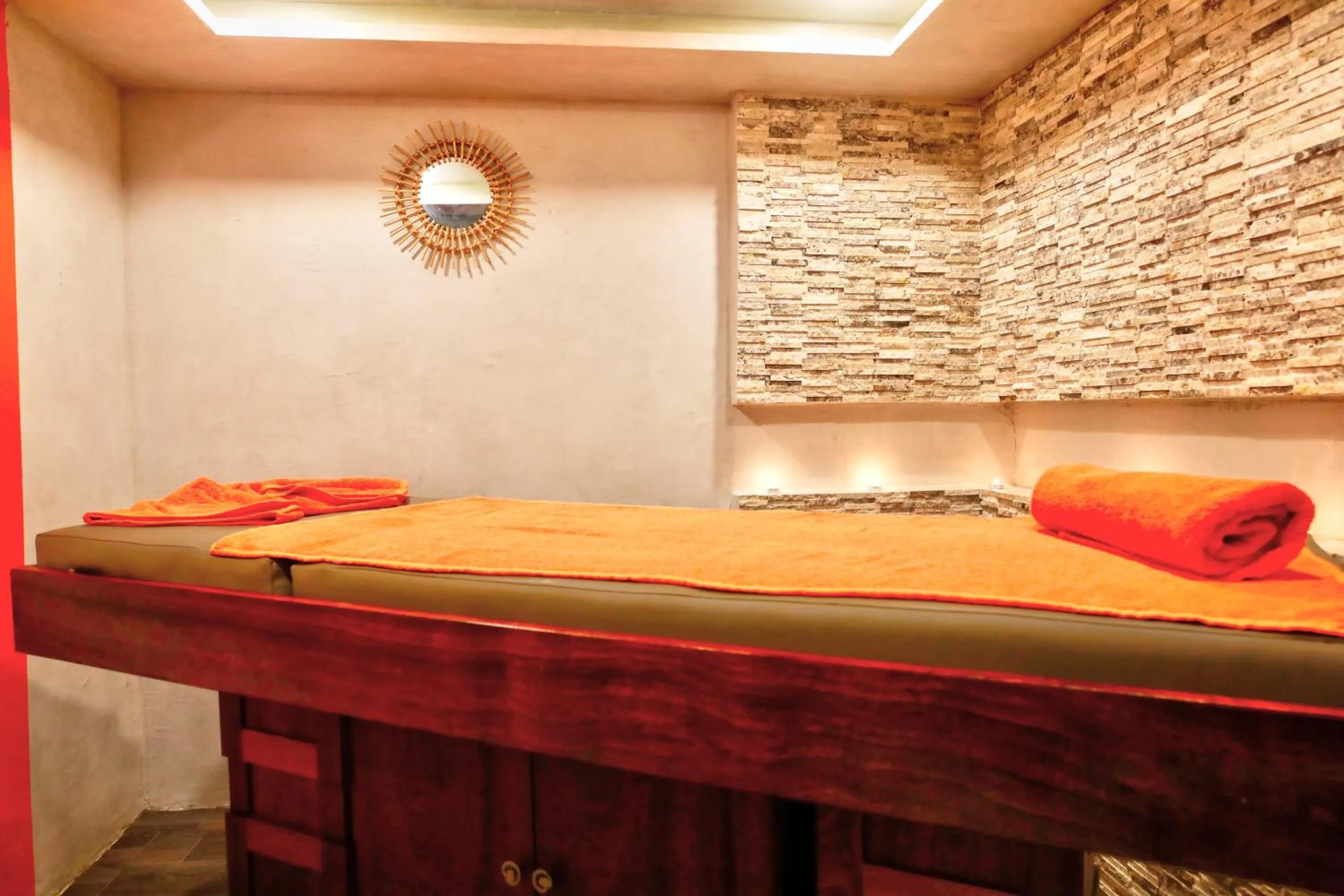 Spa and wellness centre/facilities in Hotel Lac Leman, LES BERGES DU LAC