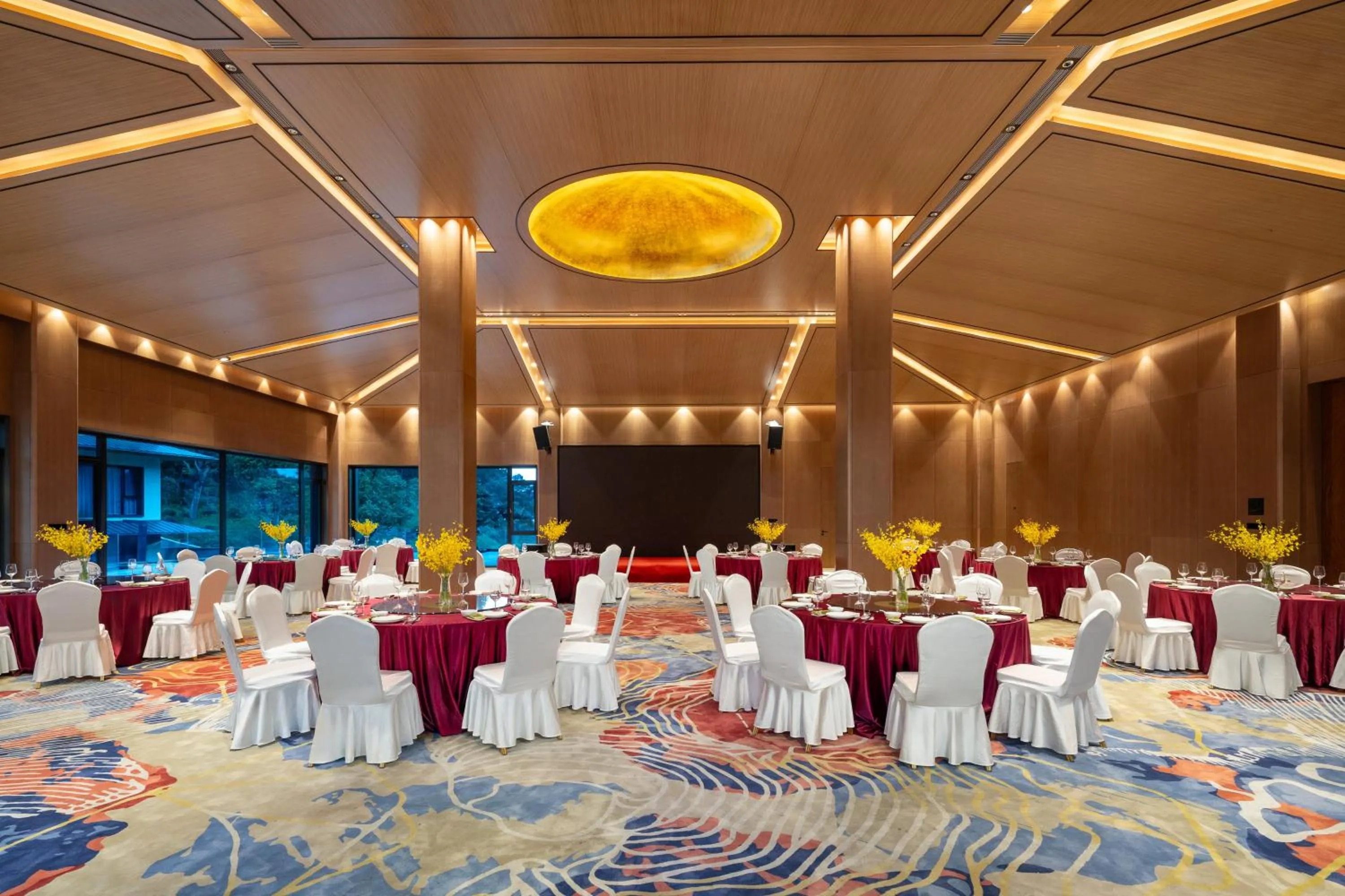 Meeting/conference room in voco Ningbo Dongqian Lake by IHG
