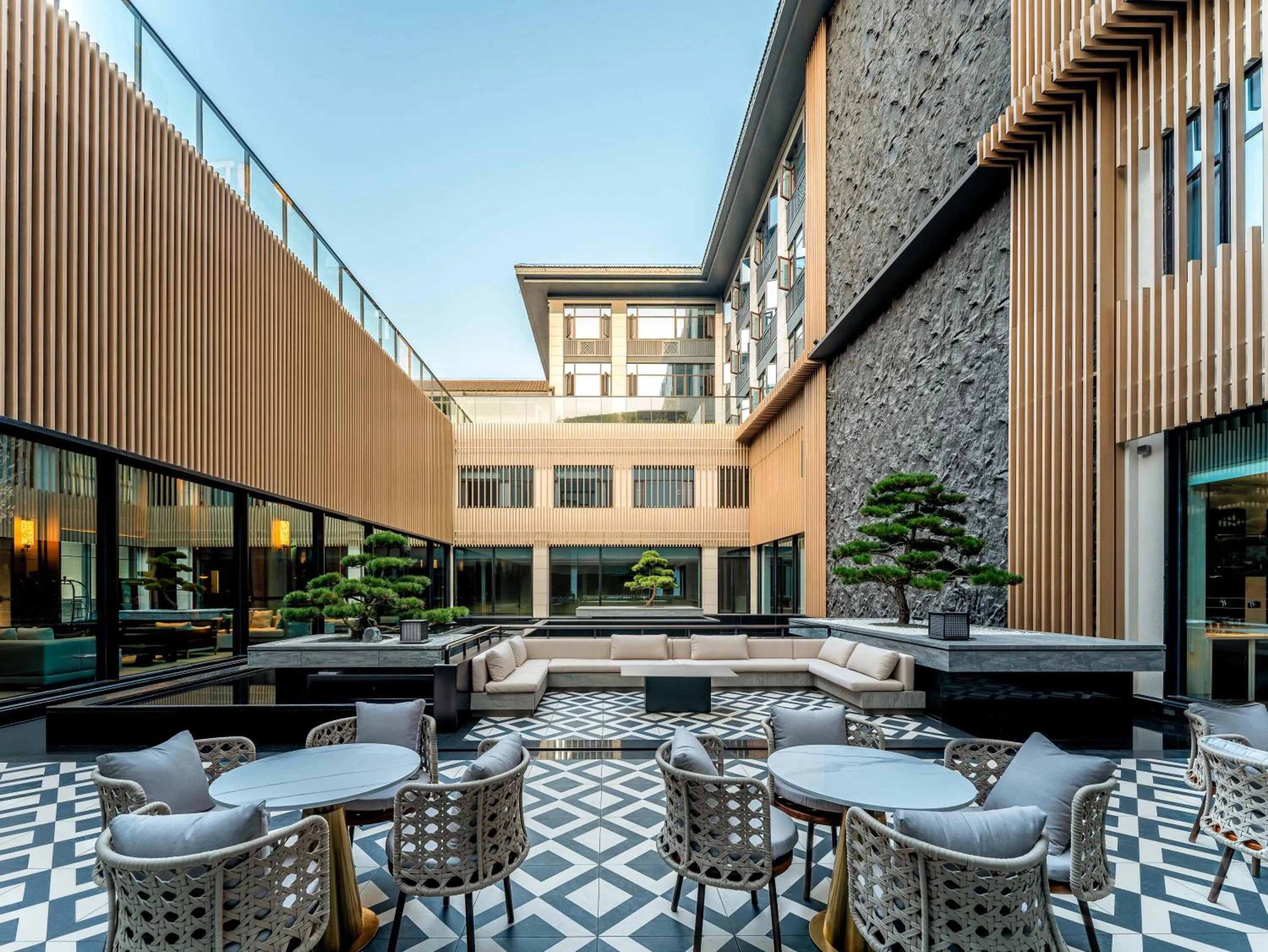 Seating area in Holiday Inn Ningde Jiaocheng by IHG