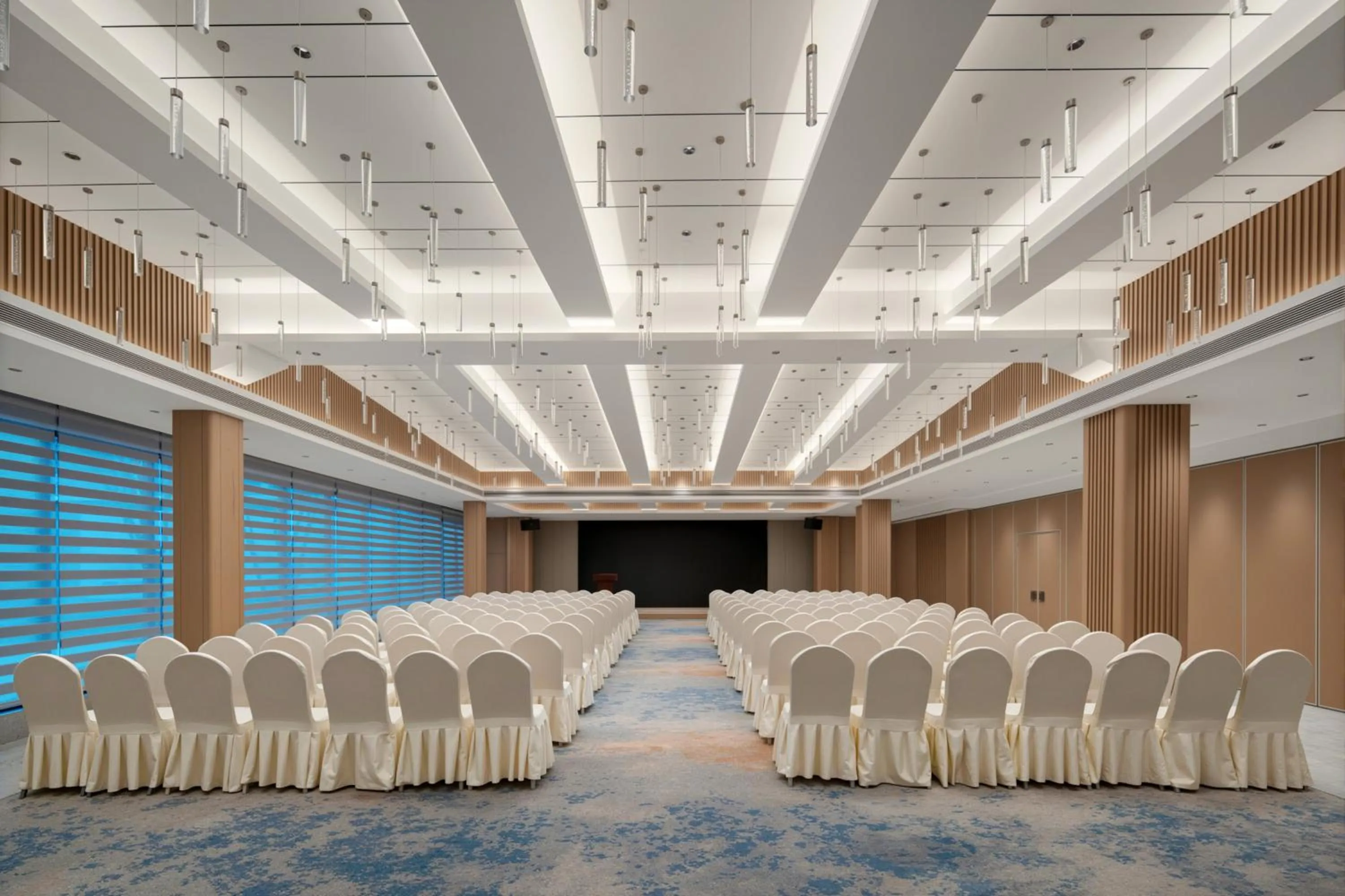 Meeting/conference room in Holiday Inn Beijing Daxing Movie Park by IHG