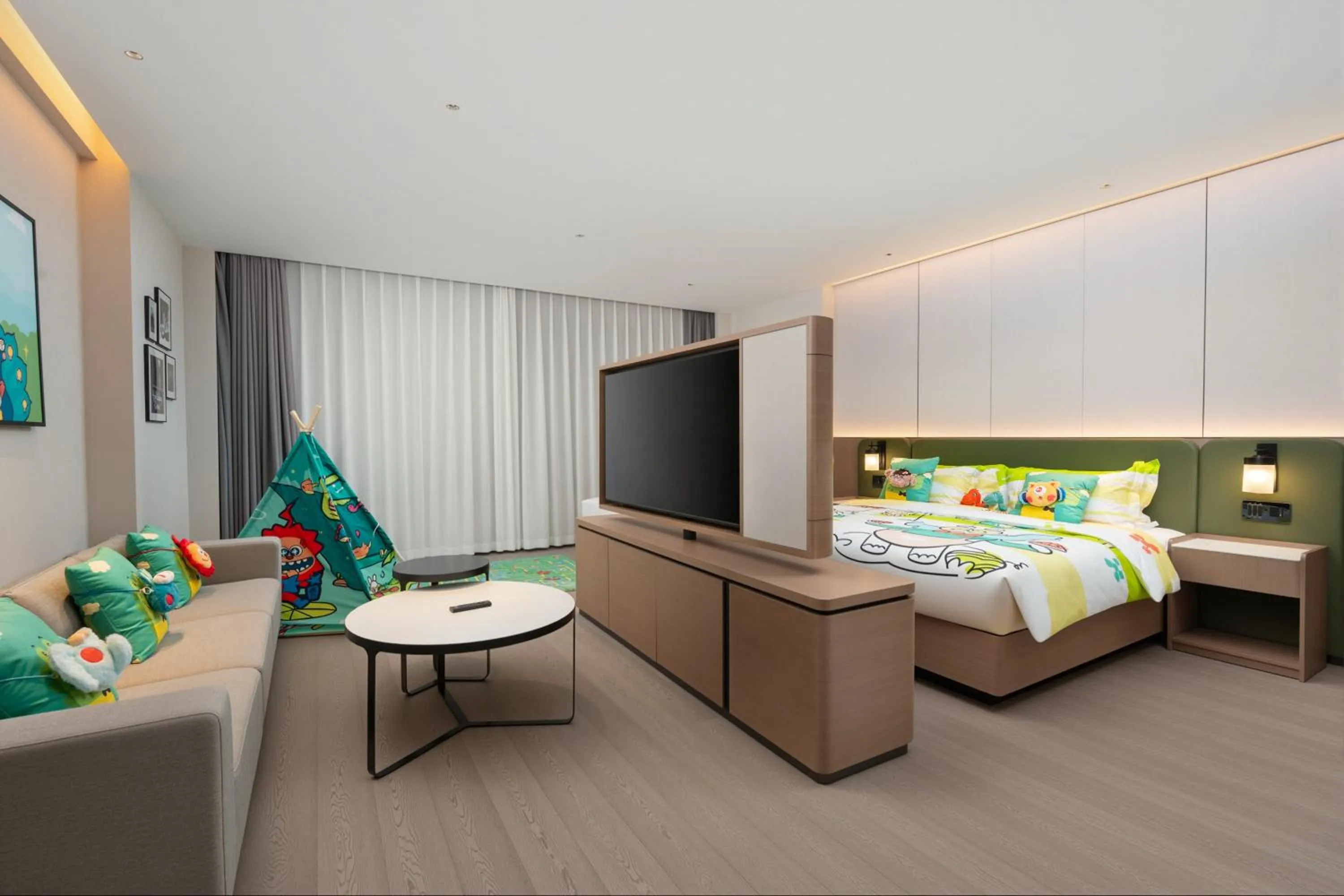 Photo of the whole room, Bed in Holiday Inn Beijing Daxing Movie Park by IHG