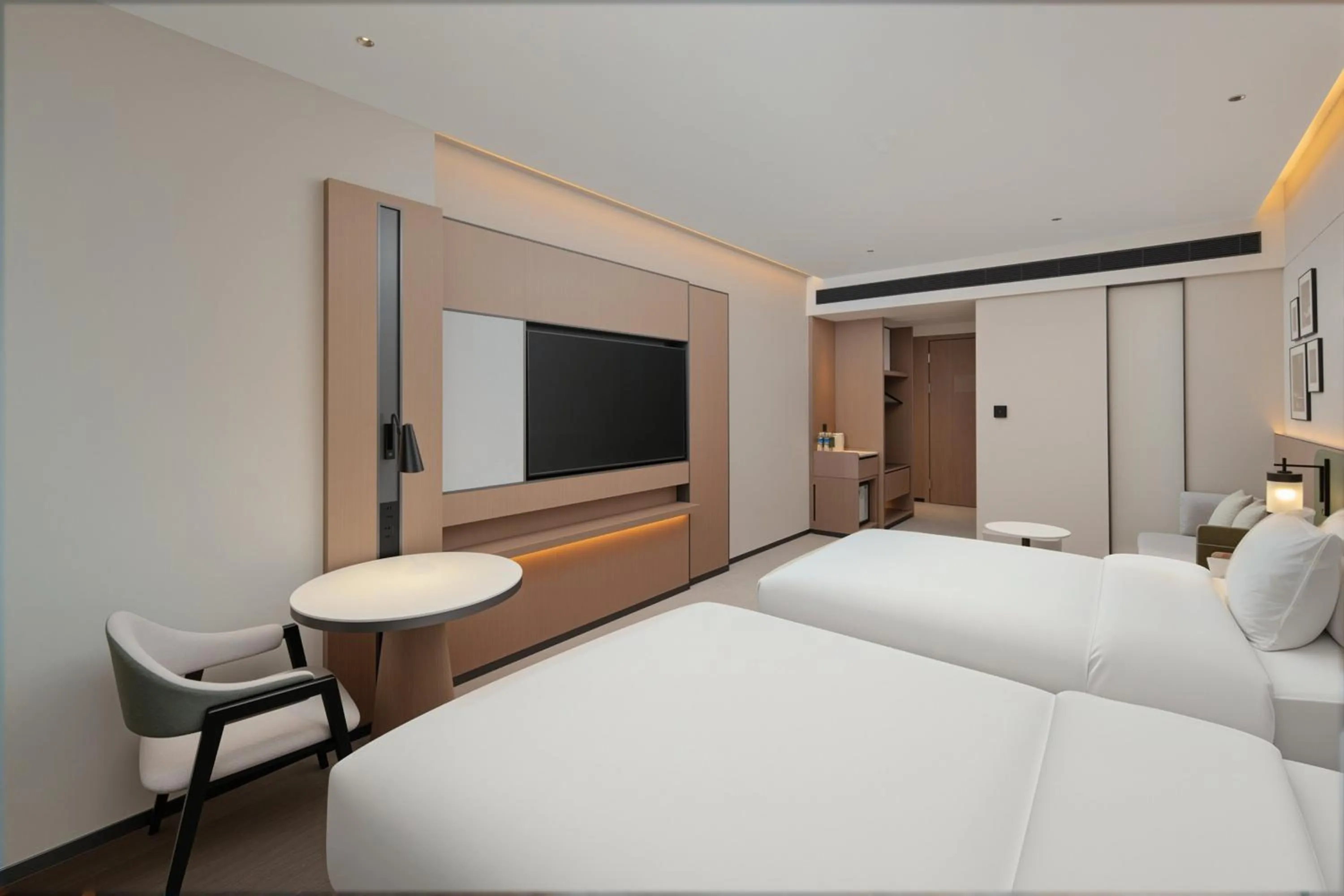 Photo of the whole room, Bed in Holiday Inn Beijing Daxing Movie Park by IHG