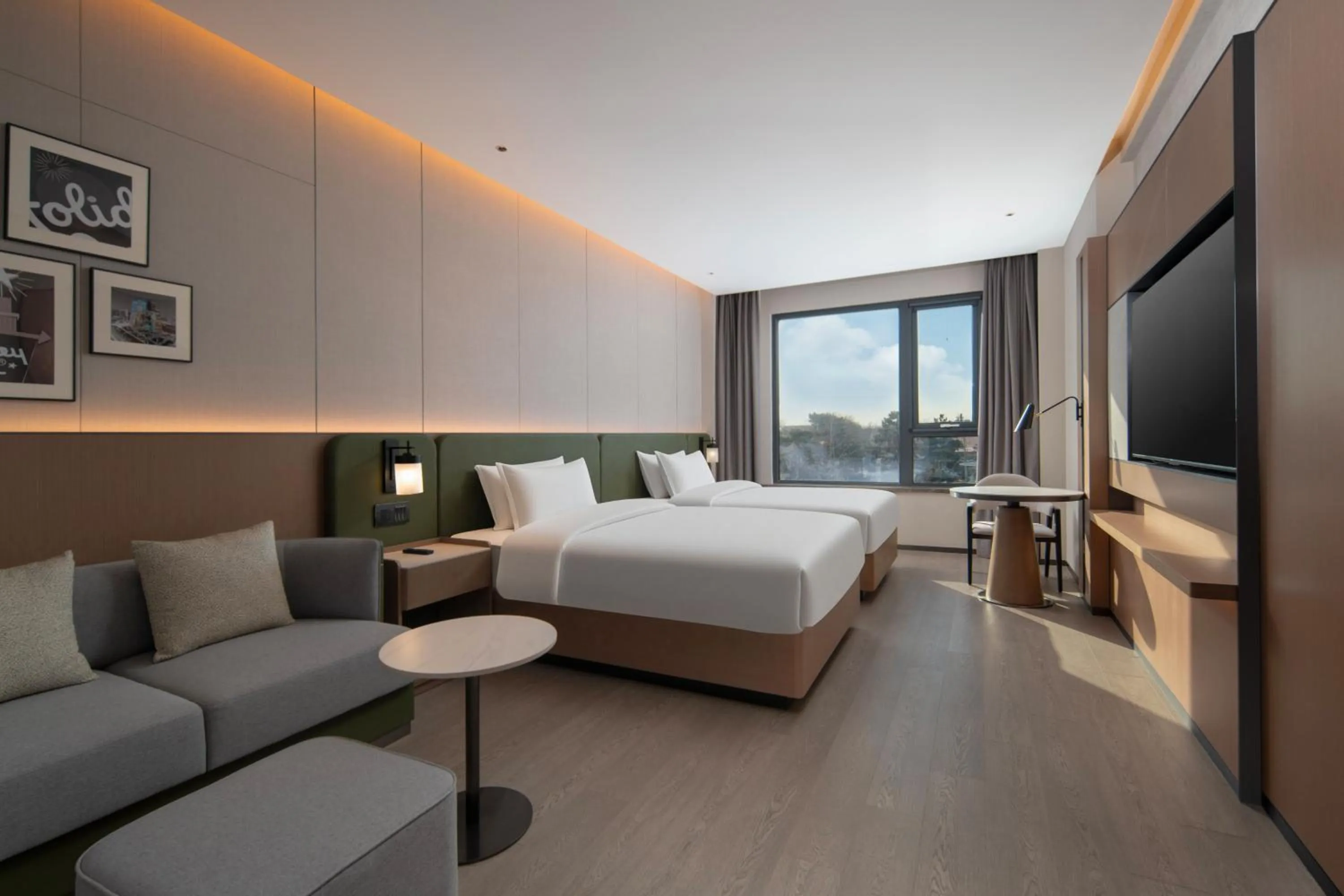 Photo of the whole room, Bed in Holiday Inn Beijing Daxing Movie Park by IHG