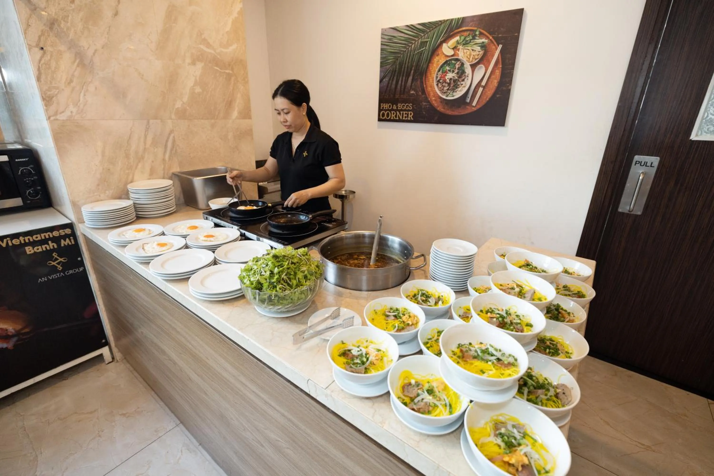 Breakfast in An Vista Hotel