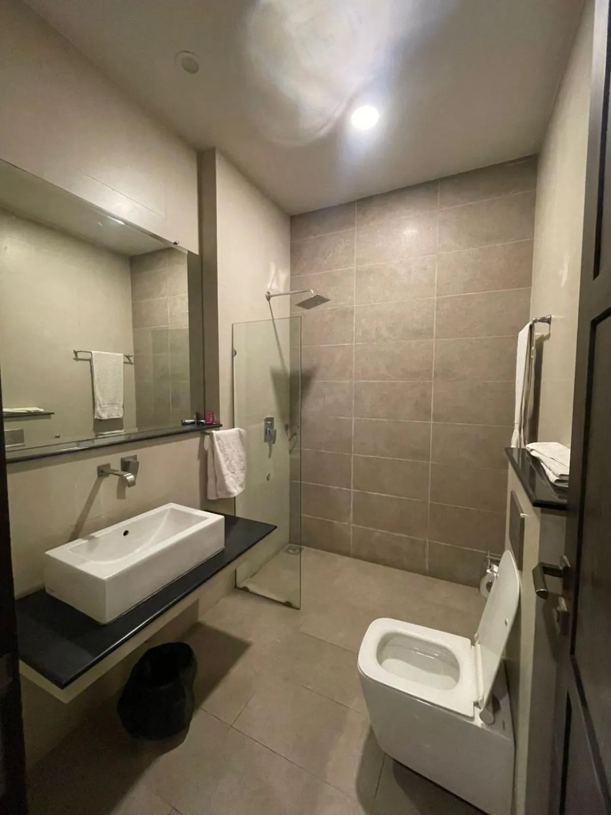 Bathroom in Cadillac Hotel