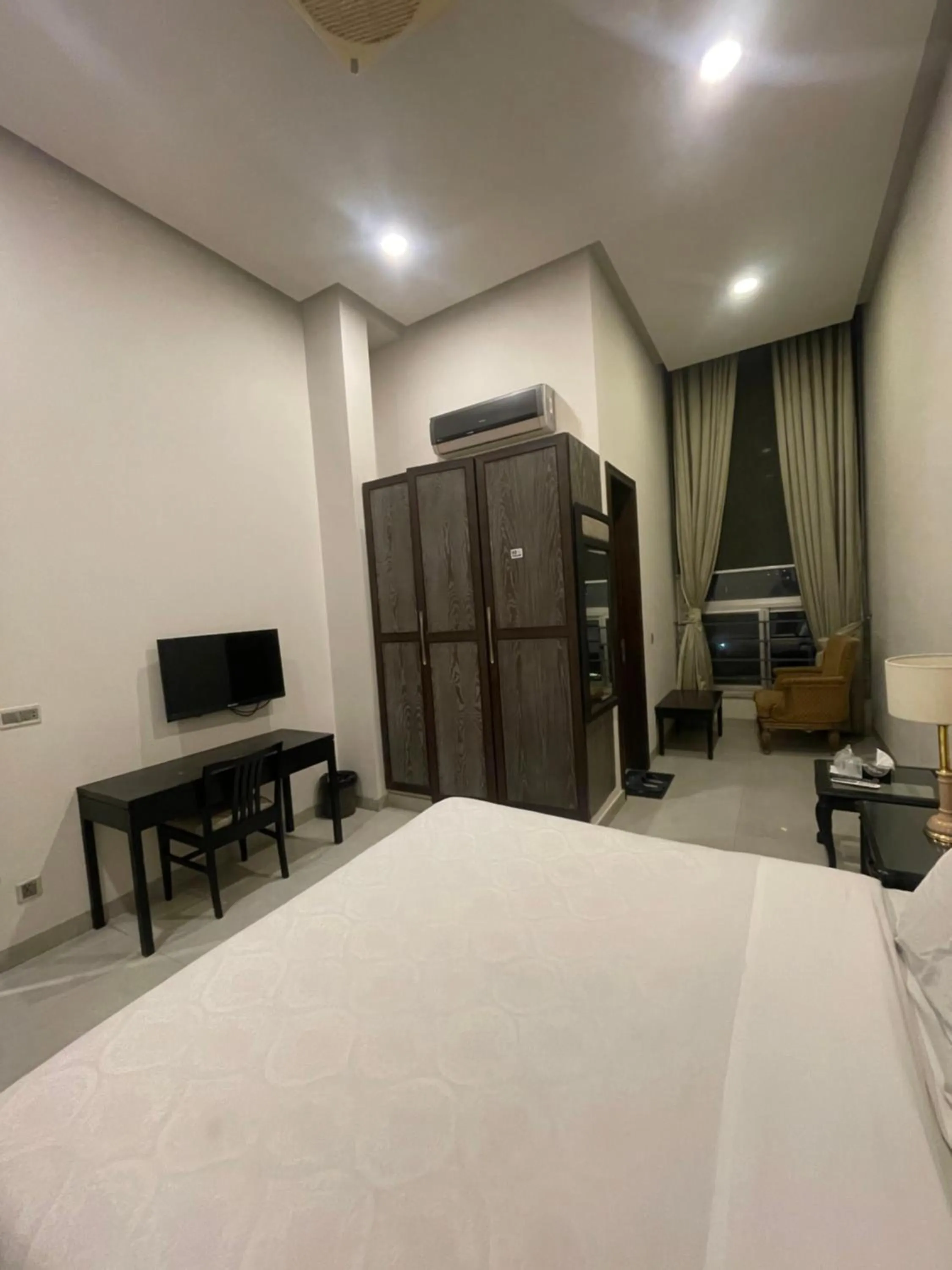 Bed in Cadillac Hotel