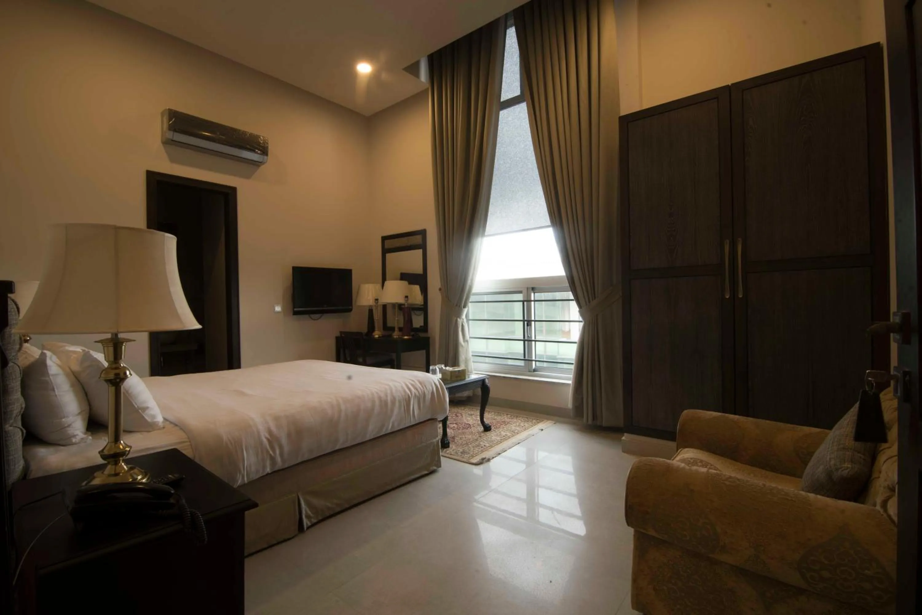 Bed in Cadillac Hotel