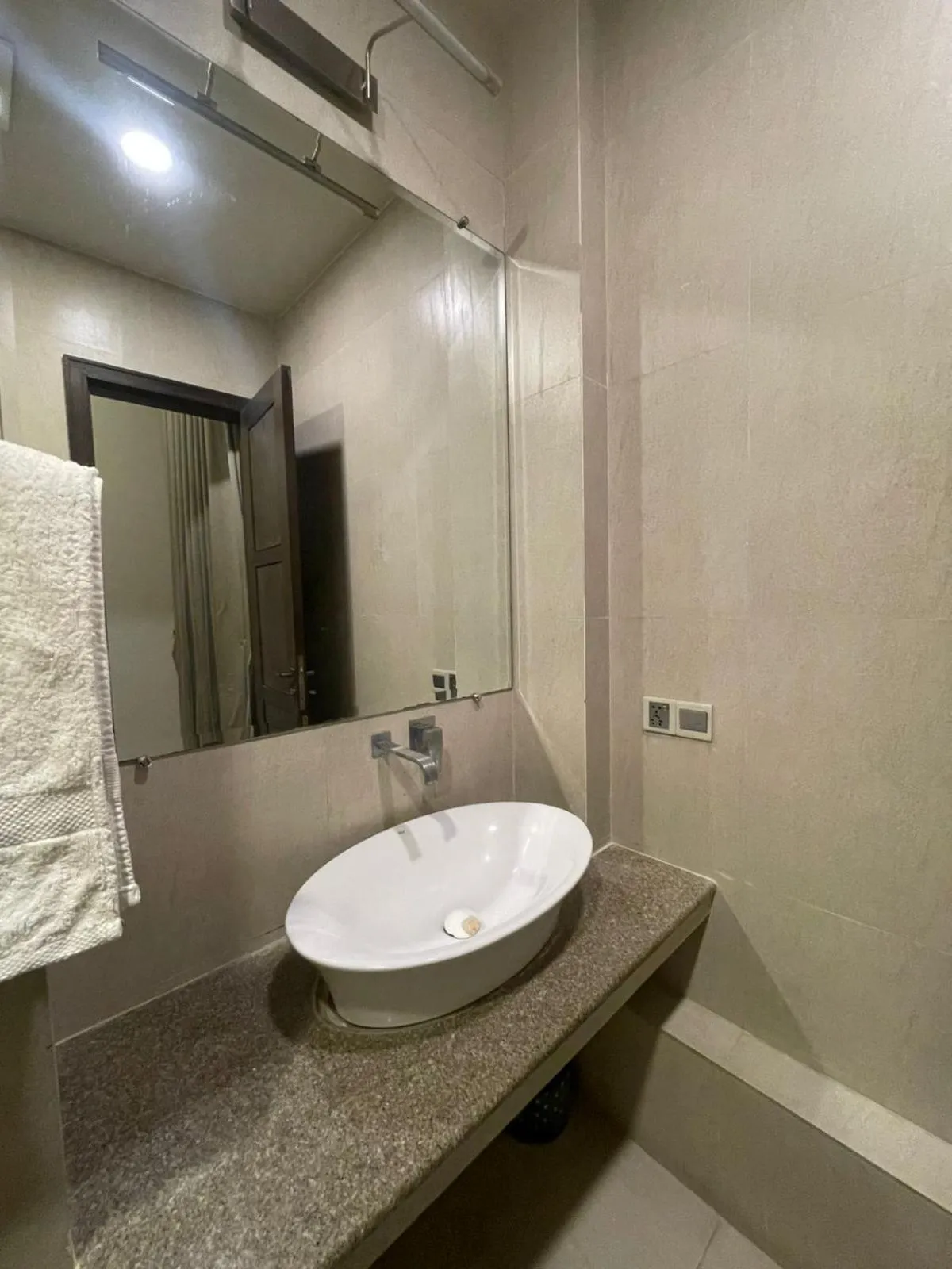 Bathroom in Cadillac Hotel