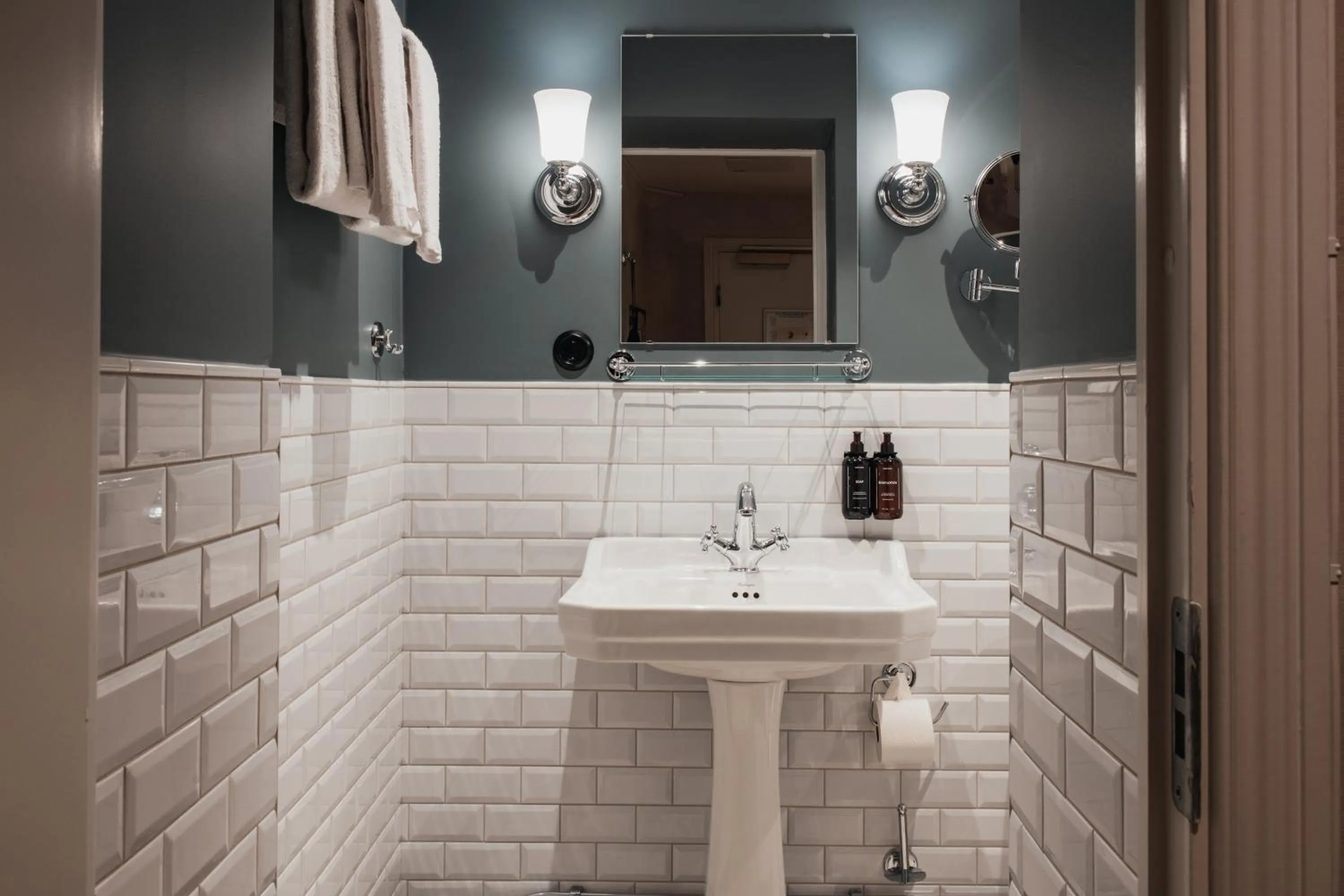 Bathroom in Home Hotel Baltzar