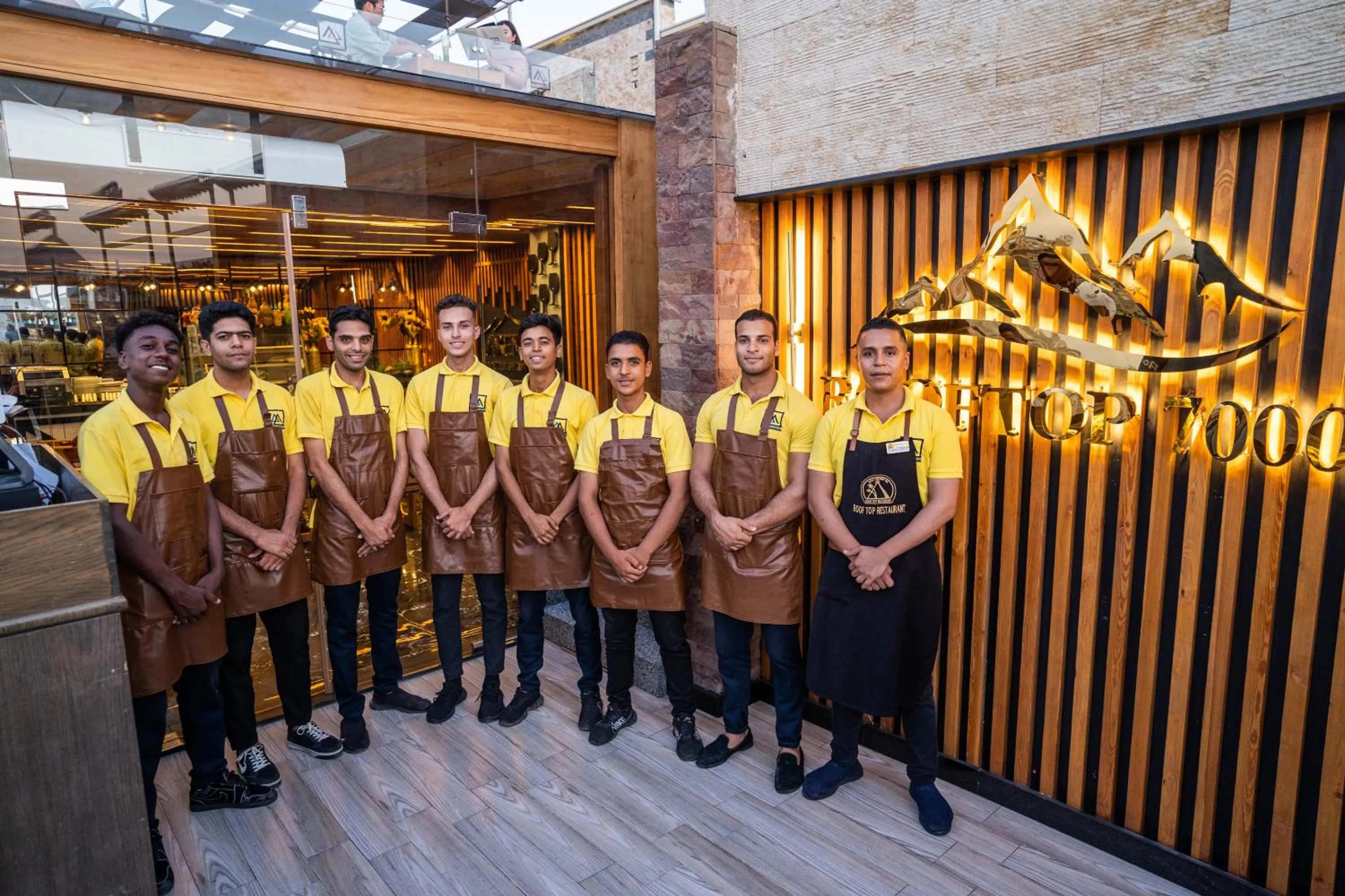 Restaurant/places to eat in Great Pyramid Inn