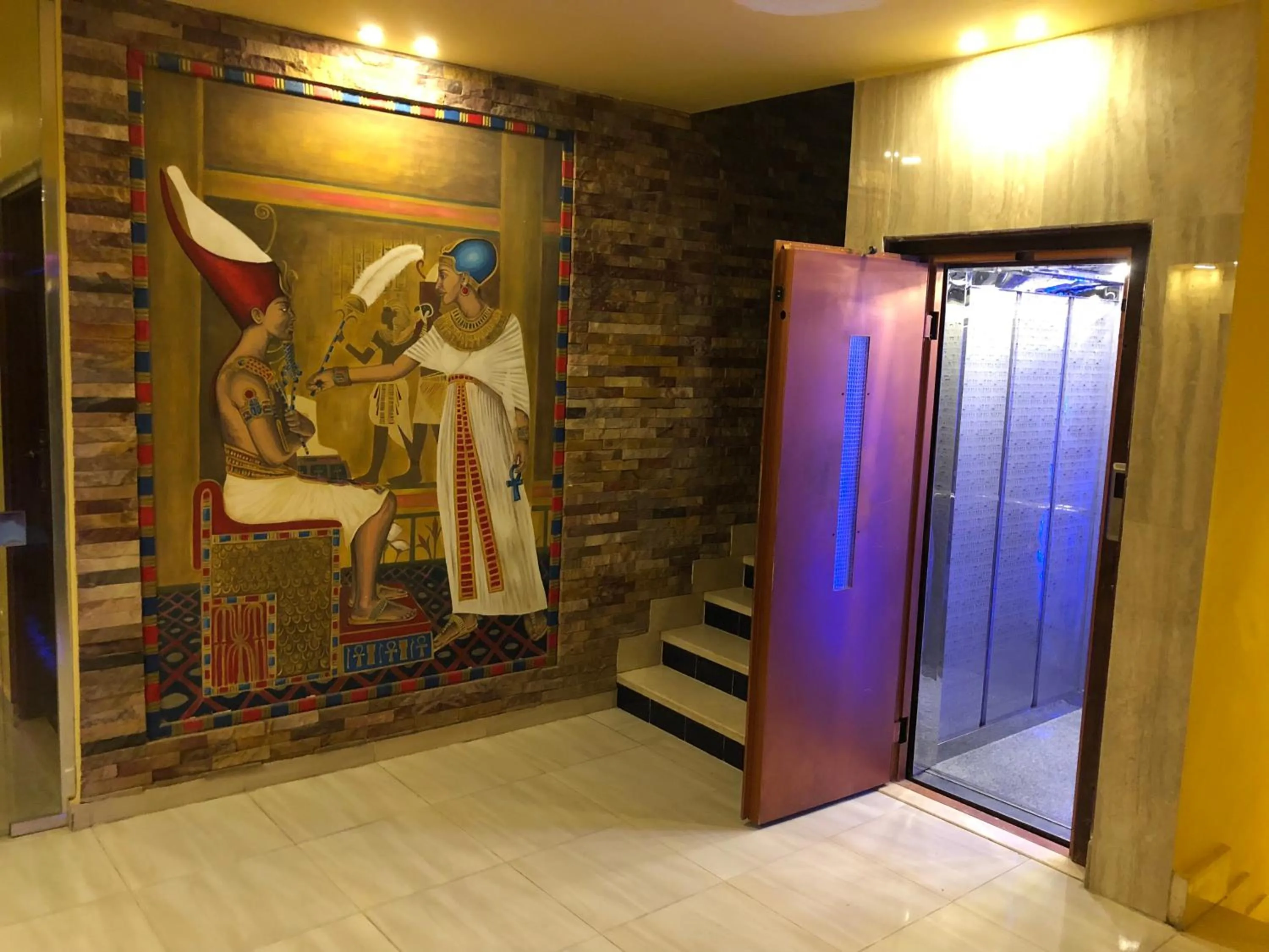 Decorative detail in Great Pyramid Inn