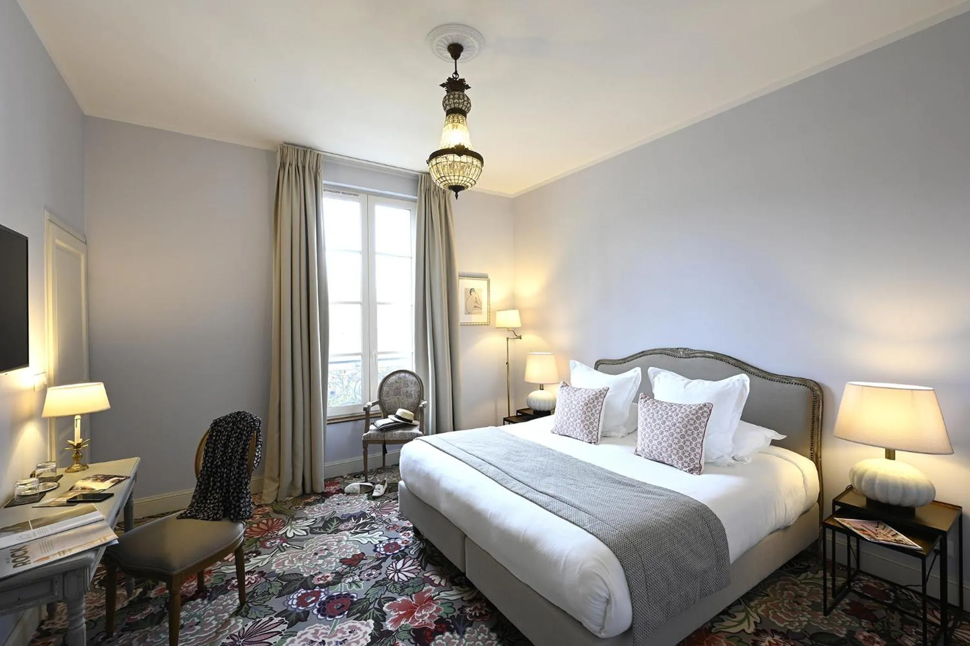 Bedroom, Bed in Grand Hôtel Henri - Teritoria