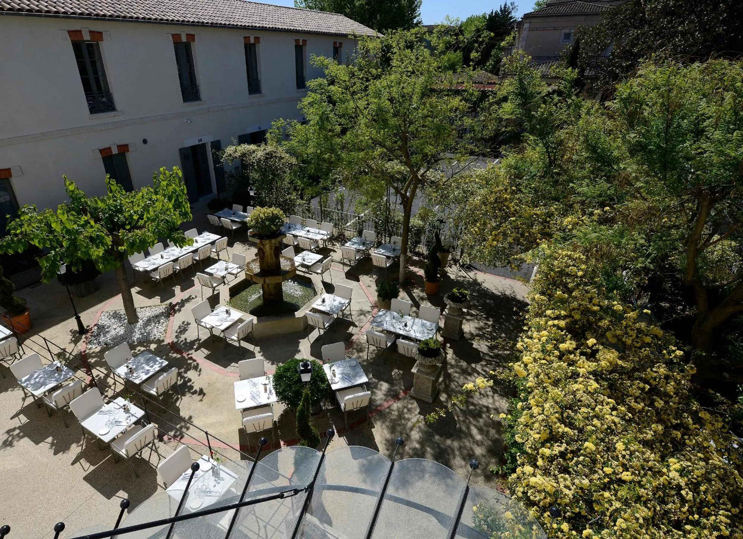 Patio in Grand Hôtel Henri - Teritoria