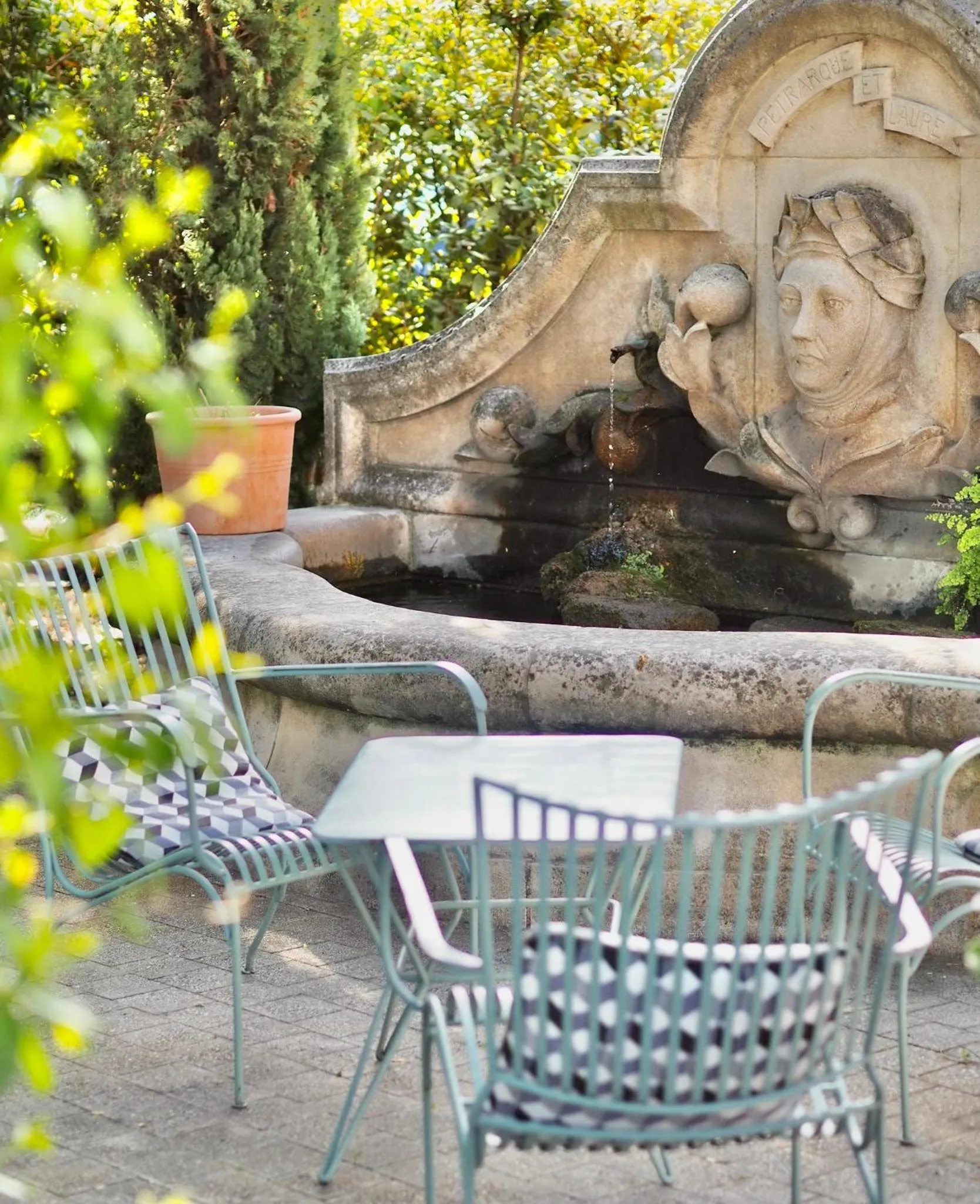 Patio in Grand Hôtel Henri - Teritoria