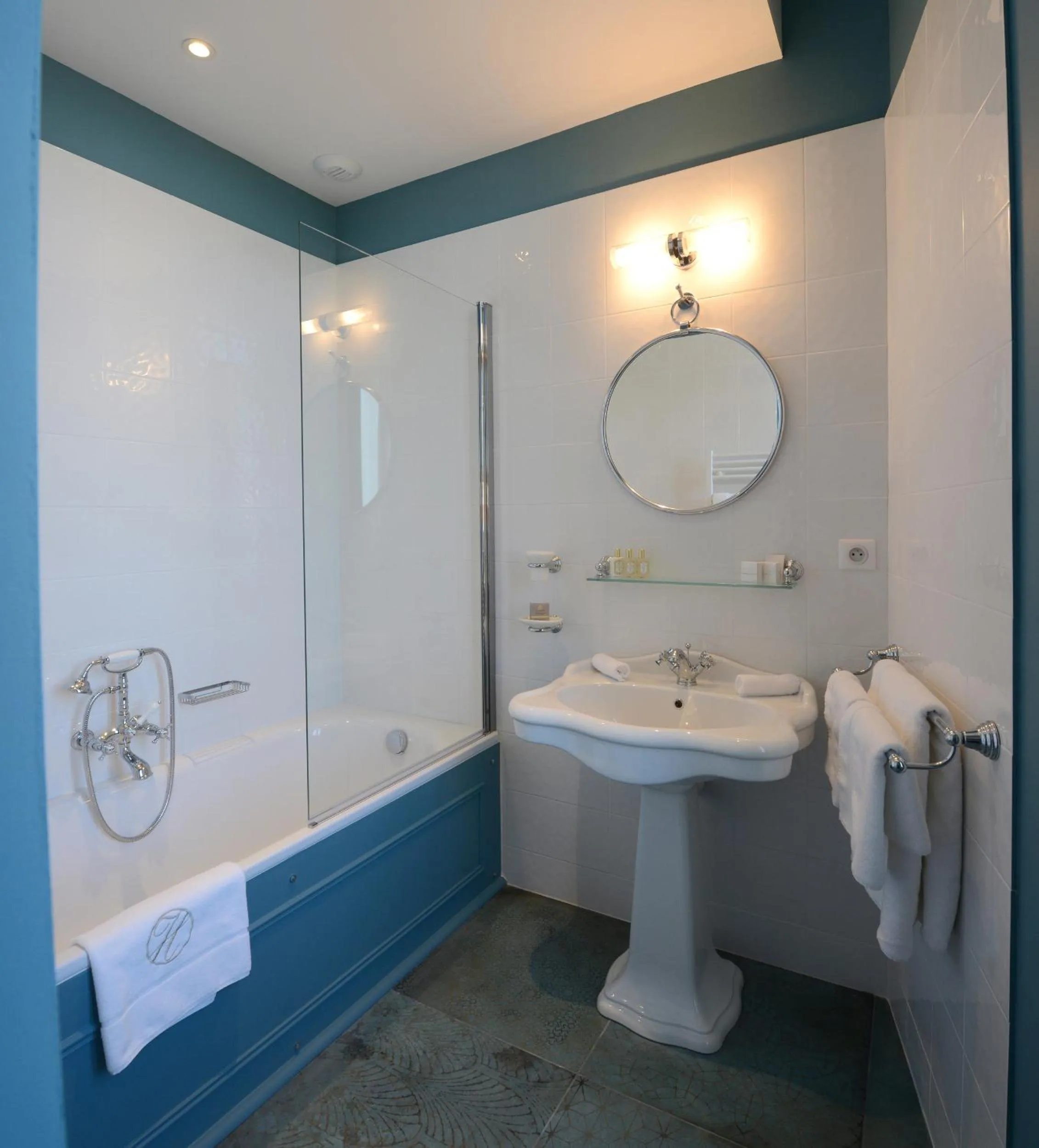 Bathroom in Grand Hôtel Henri - Teritoria