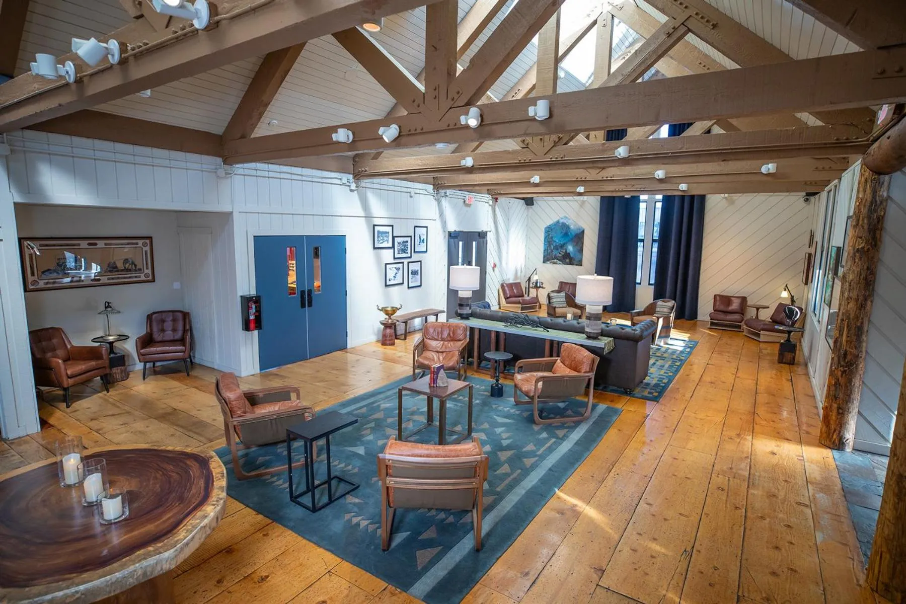 Living room in Outbound Mammoth