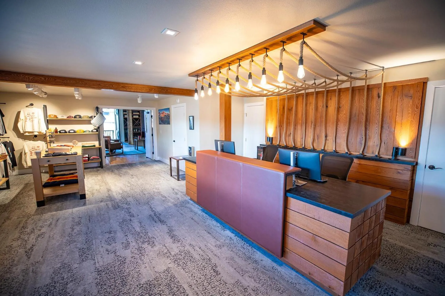 Lobby or reception in Outbound Mammoth