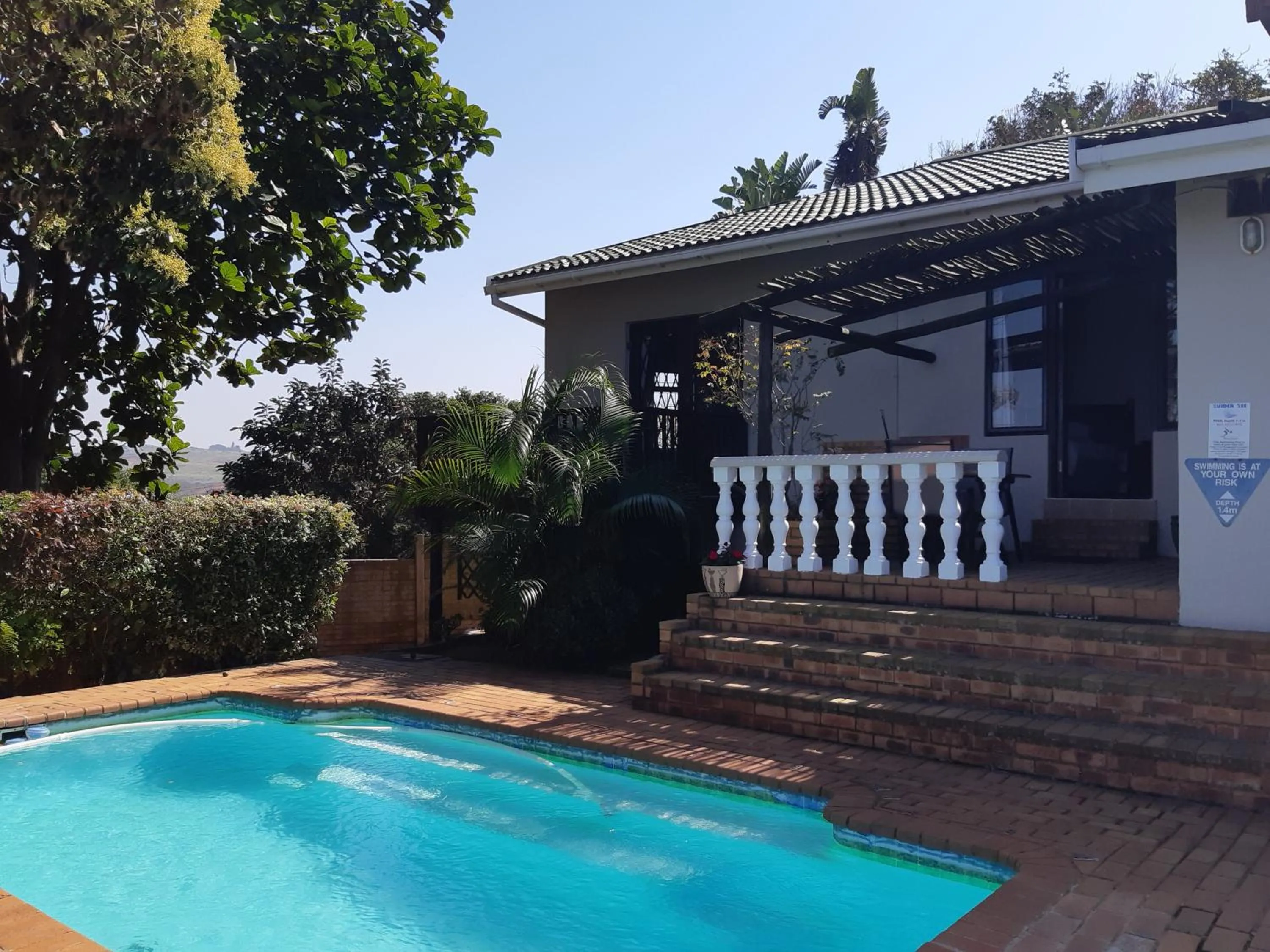 Swimming pool in Zuider Zee Guest House