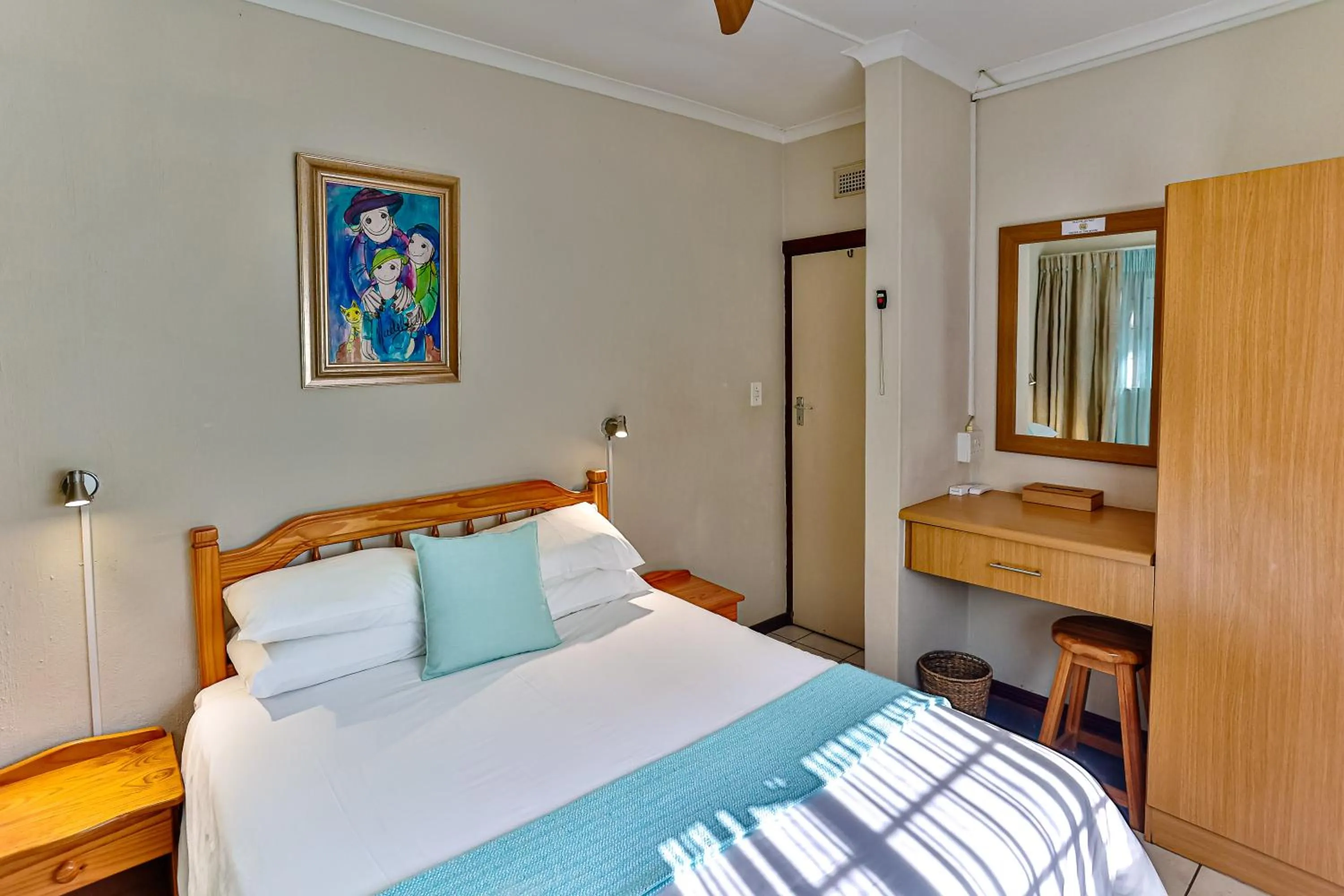 Bedroom, Bed in Zuider Zee Guest House