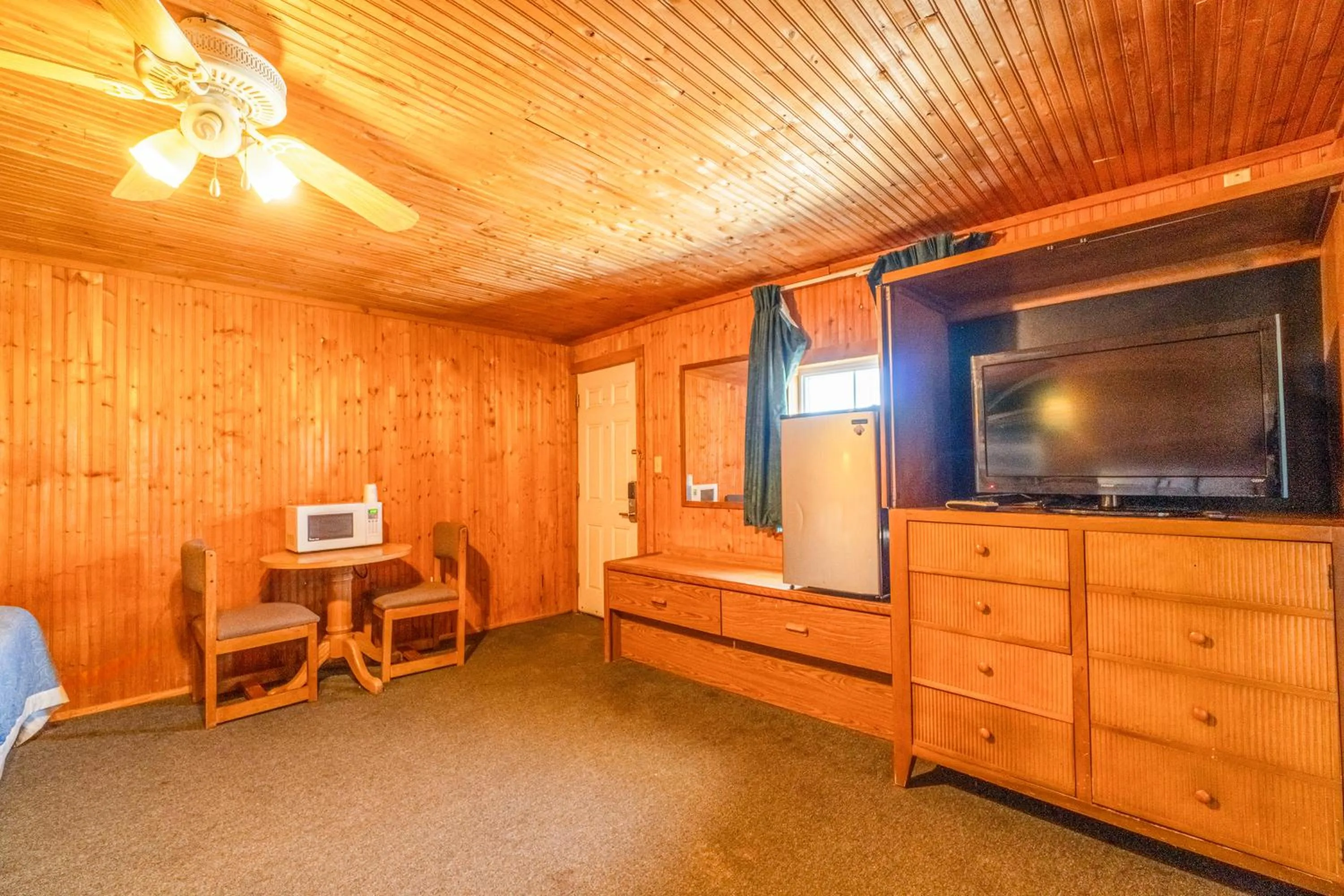 Area and facilities in Green Acre Motel by OYO Near Rush County Airport