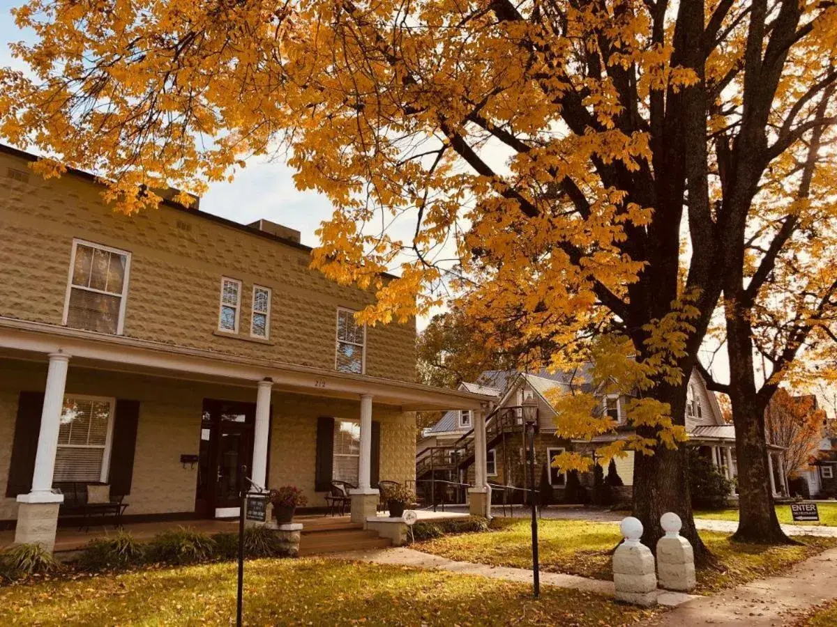 The Grand Lux Inn The Grand Lux Inn