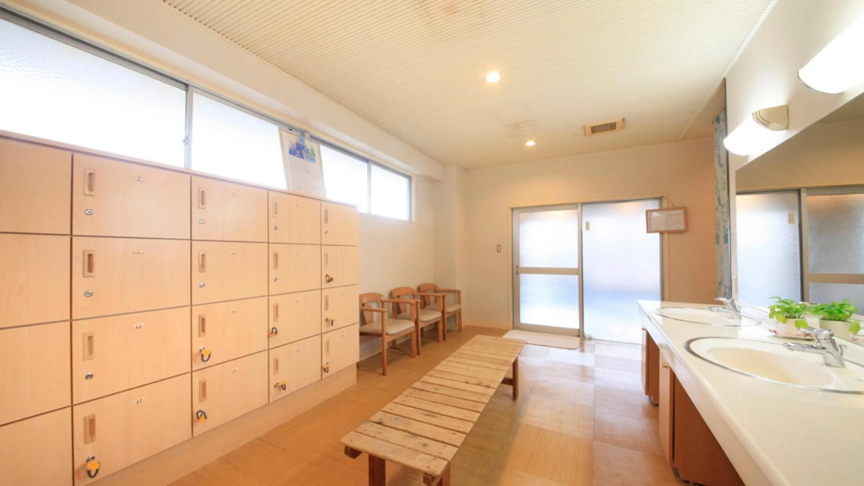 Public Bath in Izu Ippeki Lake Lakeside Terrace