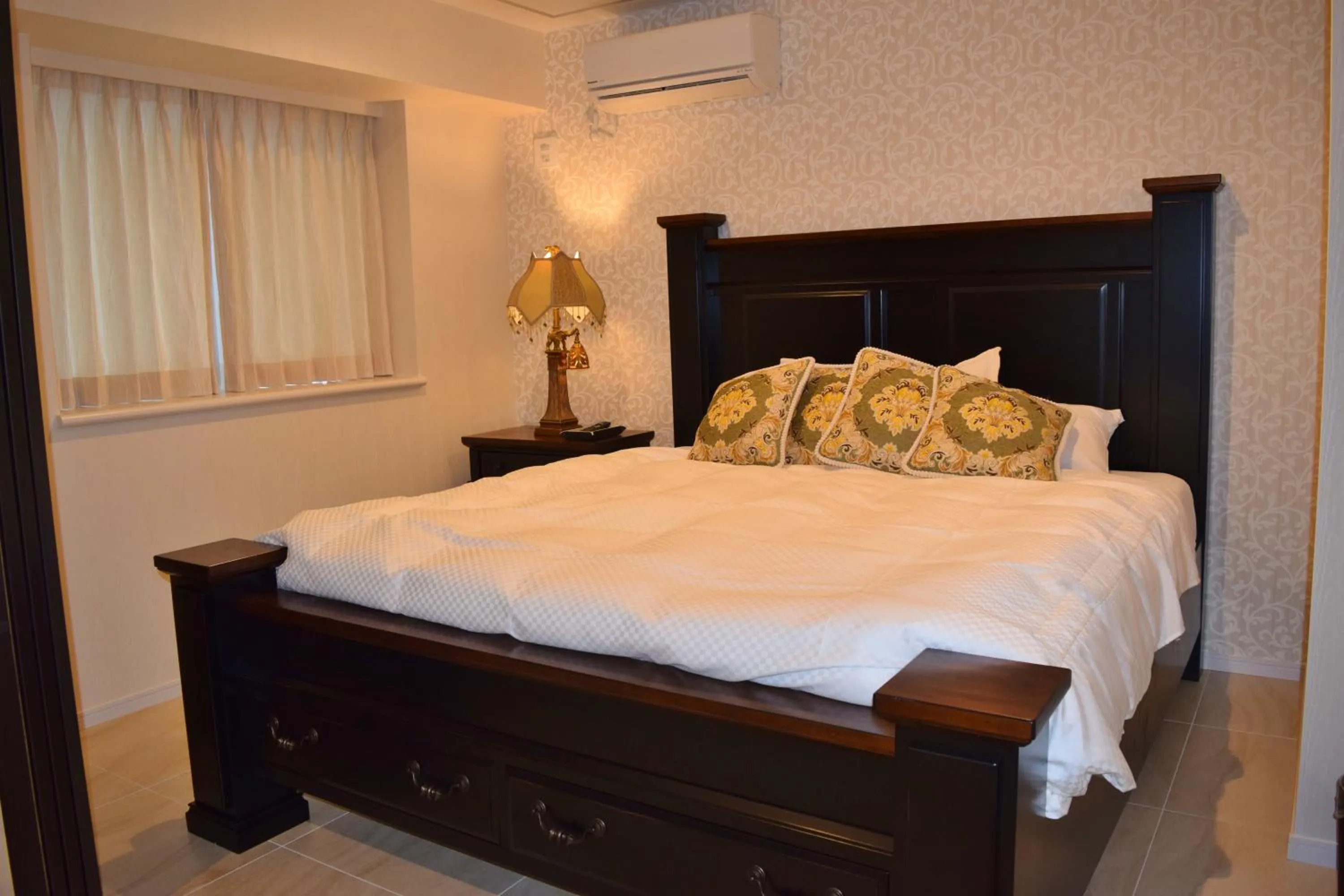 Night, Bed in Wisteria Condominium Resort