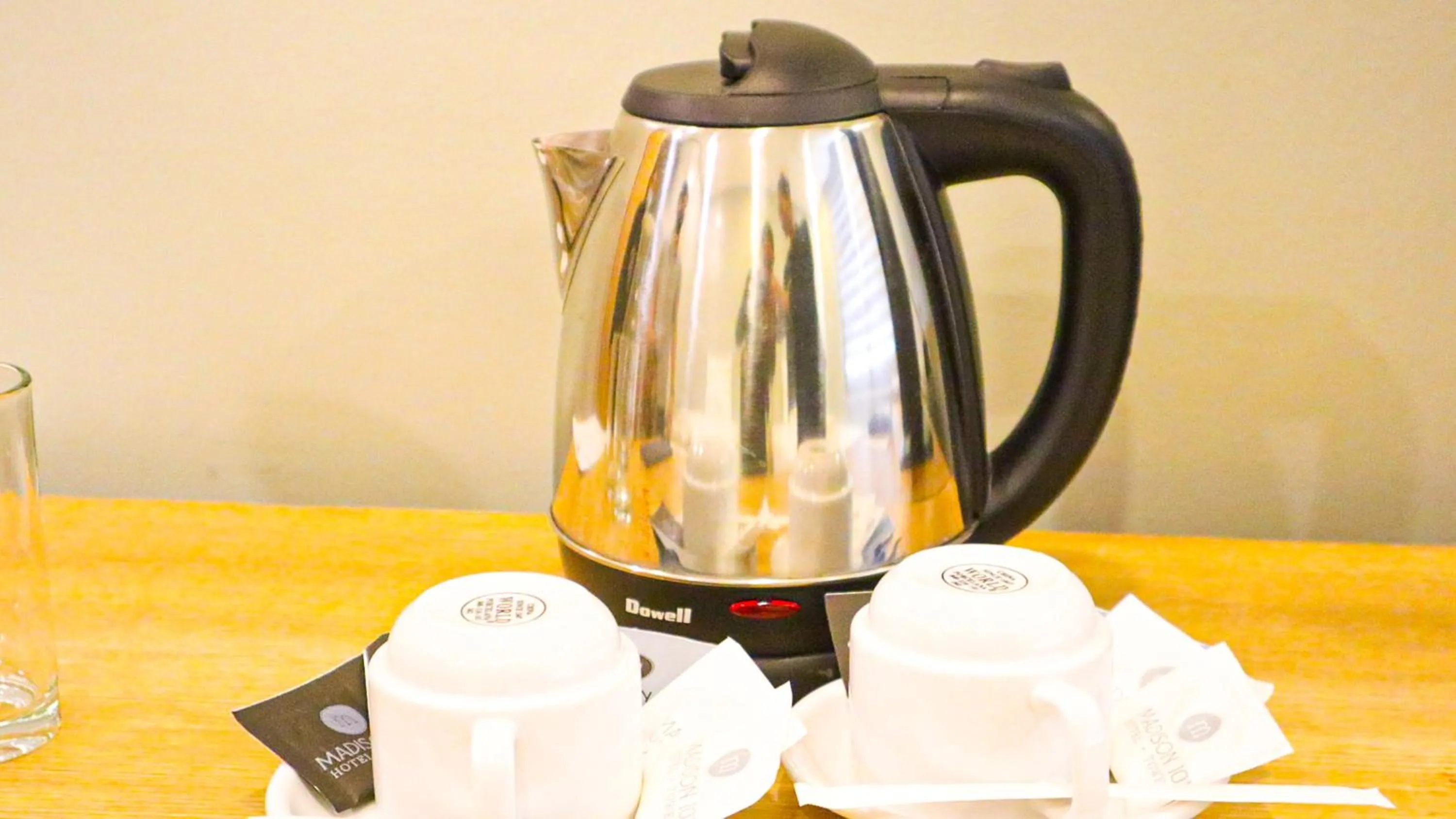 Coffee/tea facilities in Madison 101 Hotel + Tower