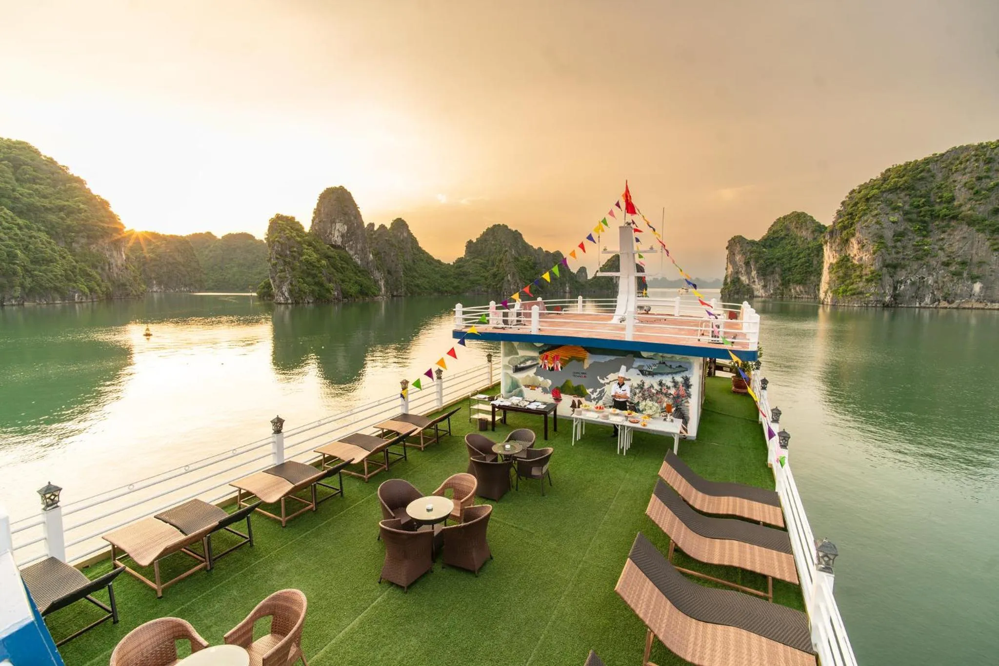 Activities in Swan Cruises Halong